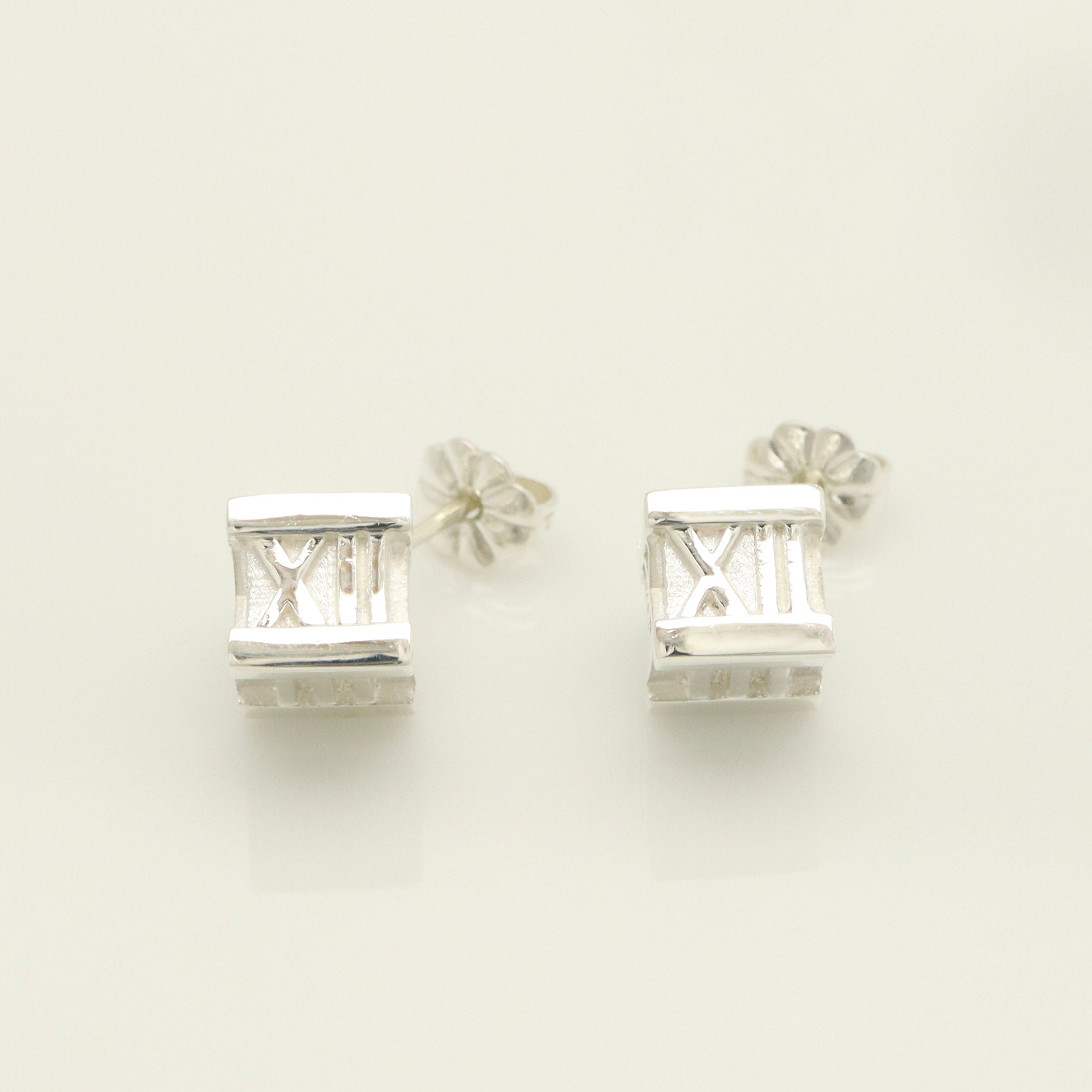 TIFFANY&Co. アトラス キューブ スタッド ピアス AG925