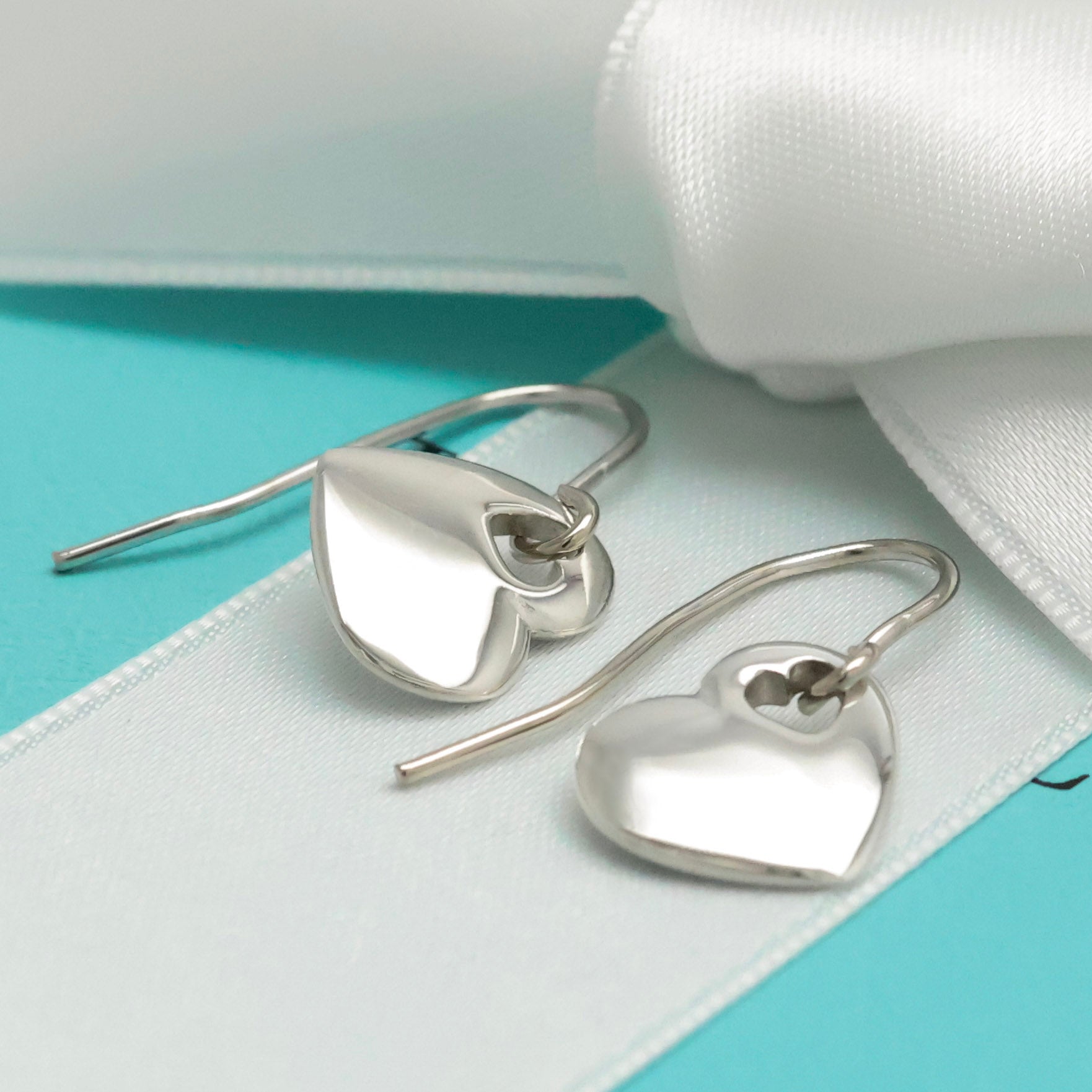 TIFFANY&Co. 2 ハート ステンシル カットアウト フック ピアス AG925