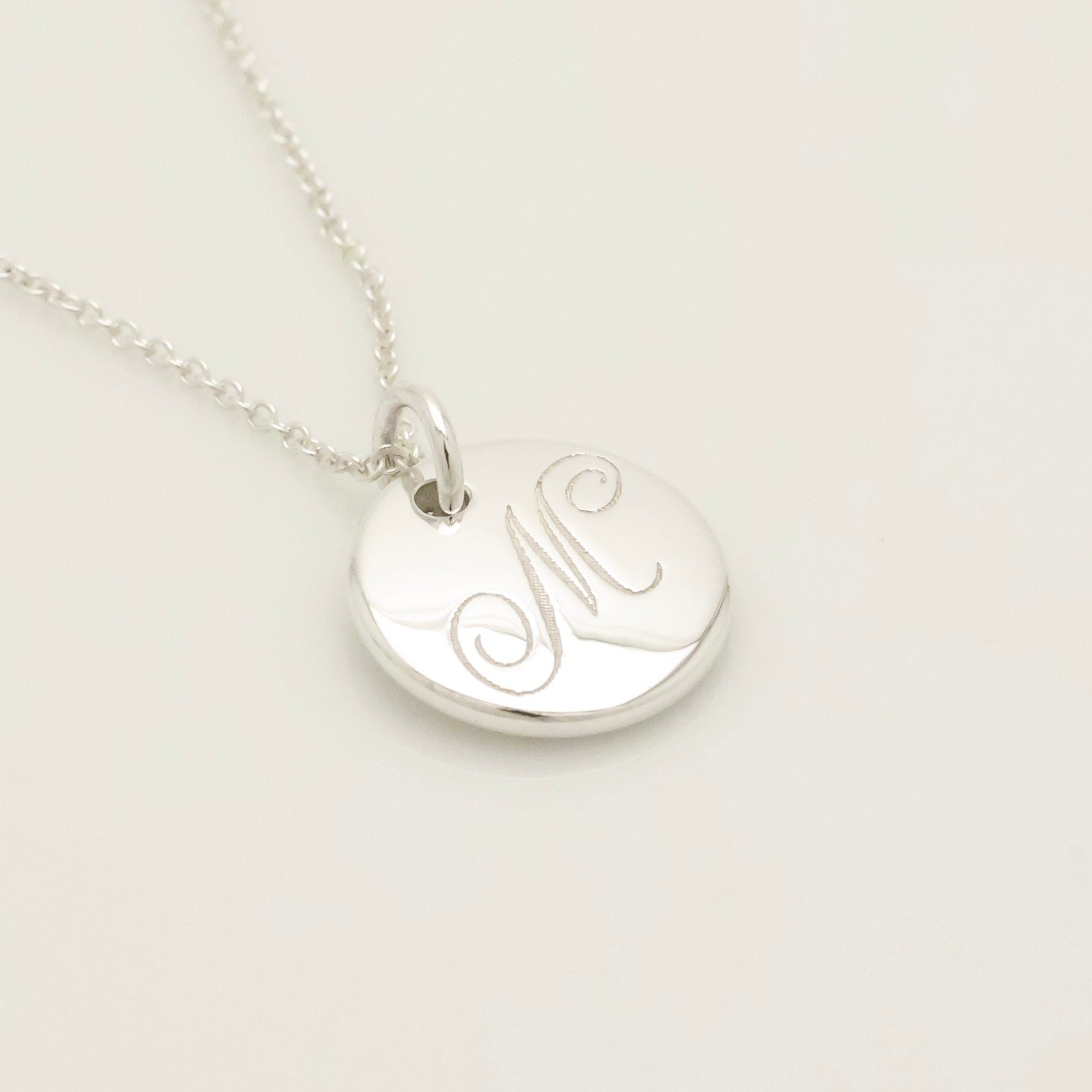 TIFFANY&Co. ノーツ レター ラウンド イニシャル M ディスク ネックレス AG925
