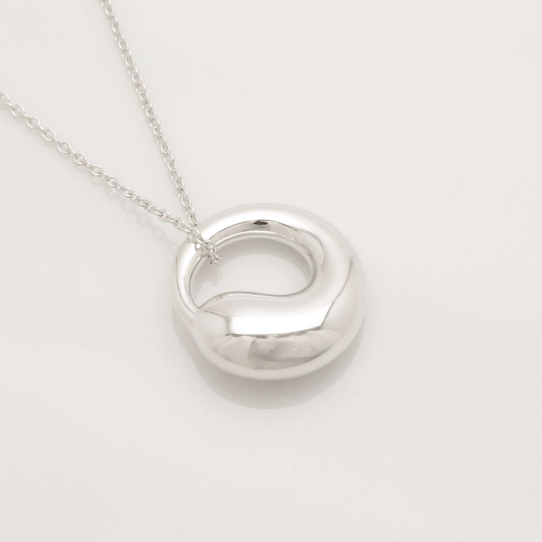 Tiffany & Co. Elsa Peretti Sterling Silver Eternal Circle Necklace