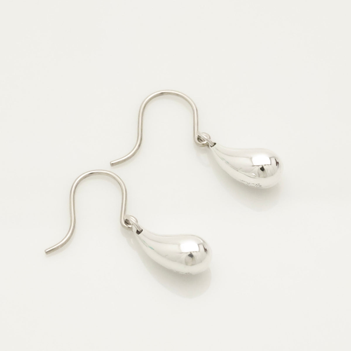 TIFFANY&Co. ティアドロップ エルサペレッティ フック ピアス AG925