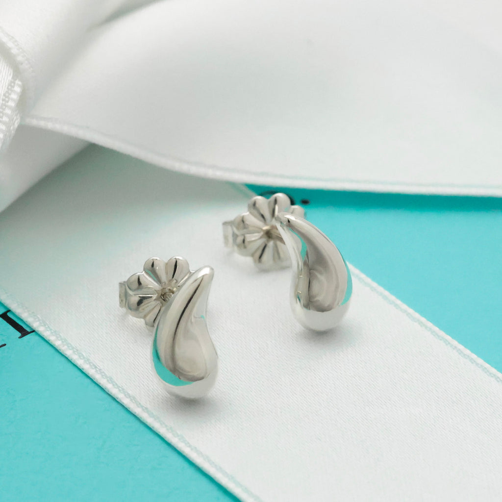 TIFFANY&Co. ティアドロップ エルサペレッティ スタッド ピアス AG925