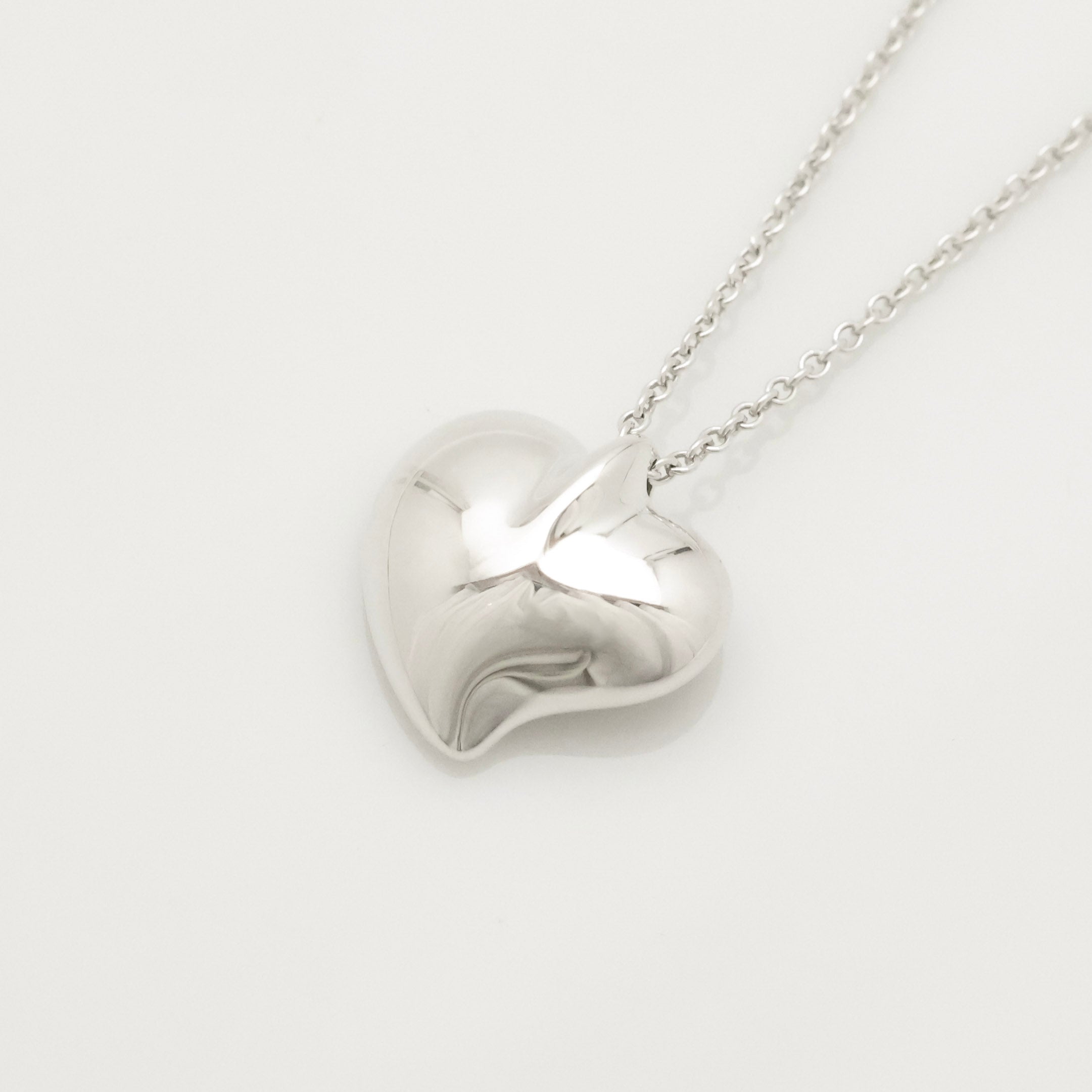 Tiffany & Co. Peretti Curved Full Heart Necklace Sterling Silver 925