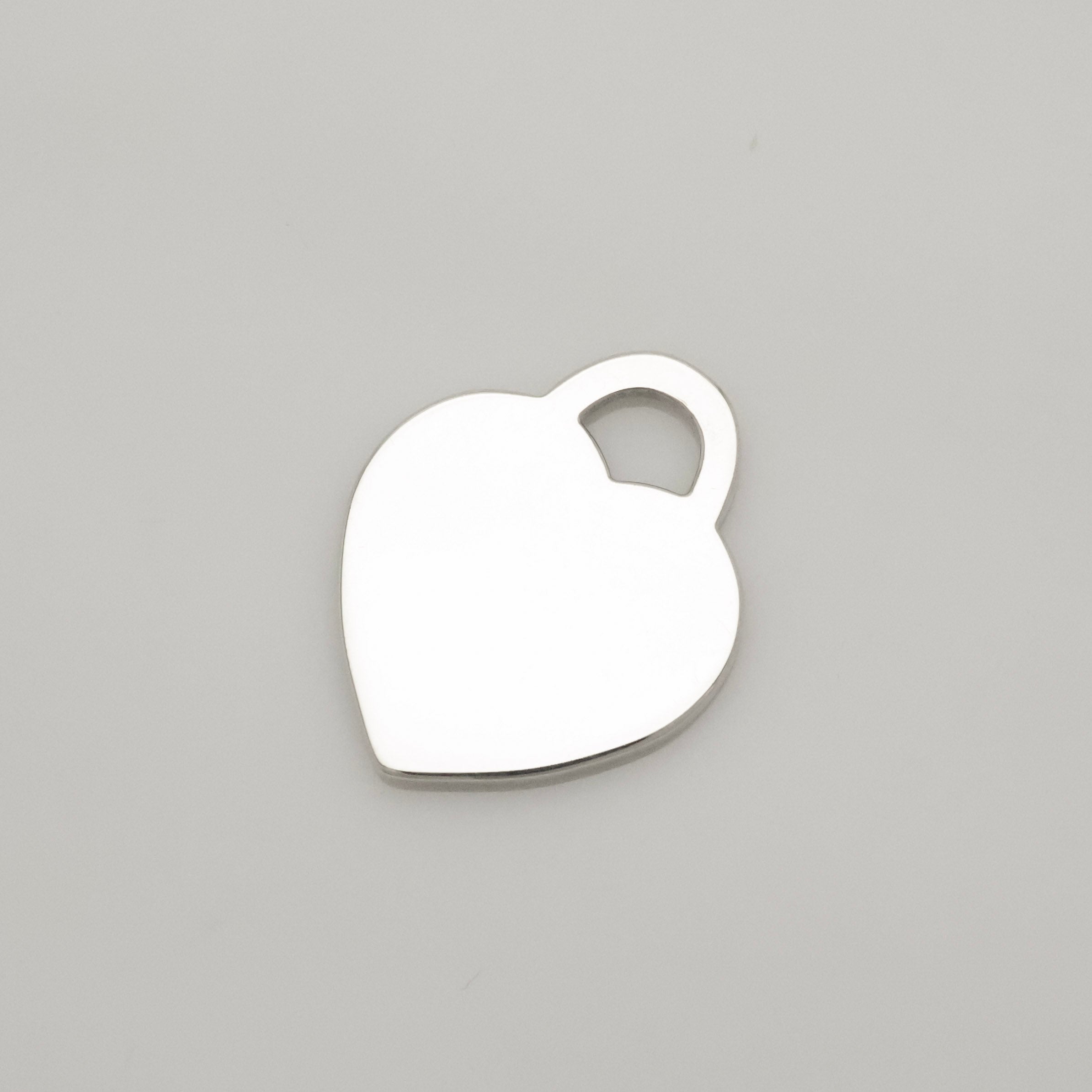 TIFFANY&Co. リターントゥ ティファニー ミディアム ハート タグ チャーム AG925