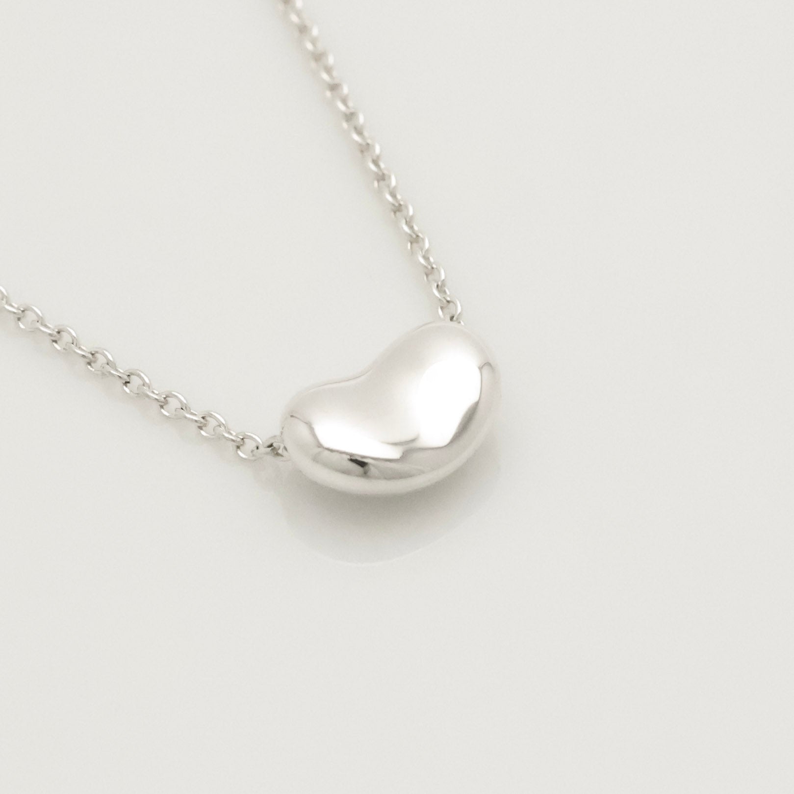  Tiffany & Co. Peretti Mini  Bean Necklace  Sterling Silver 925 