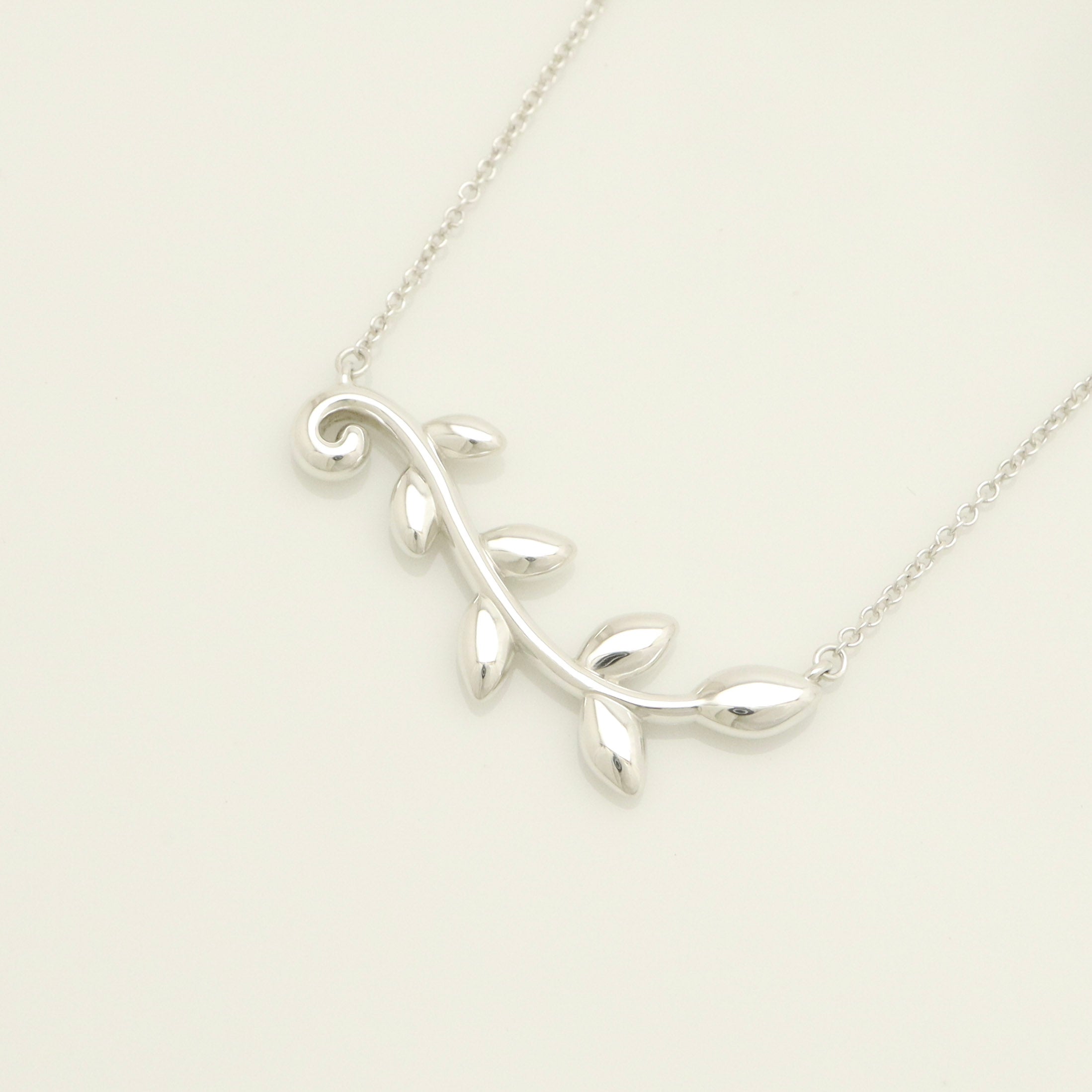 Tiffany & Co. Picasso Olive Leaf Vine Necklace Sterling Silver 925