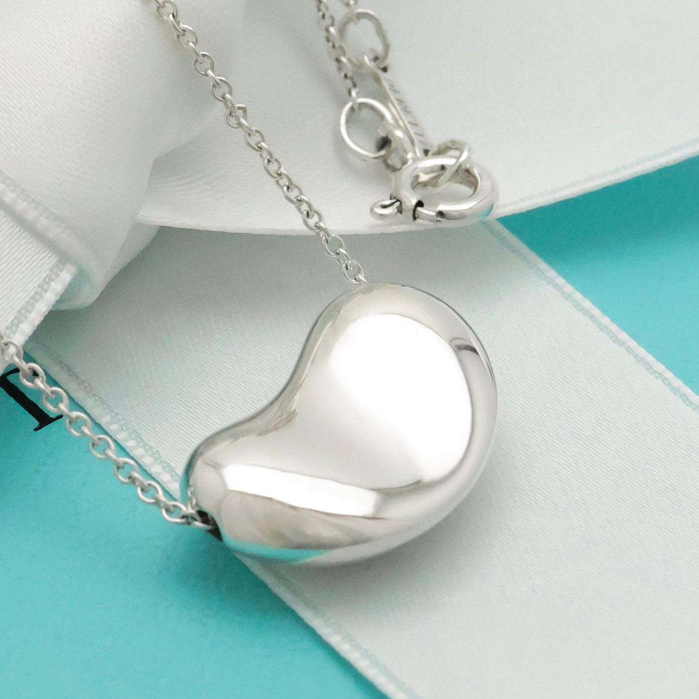  Tiffany & Co. Peretti Large  Bean Necklace  Sterling Silver 925 