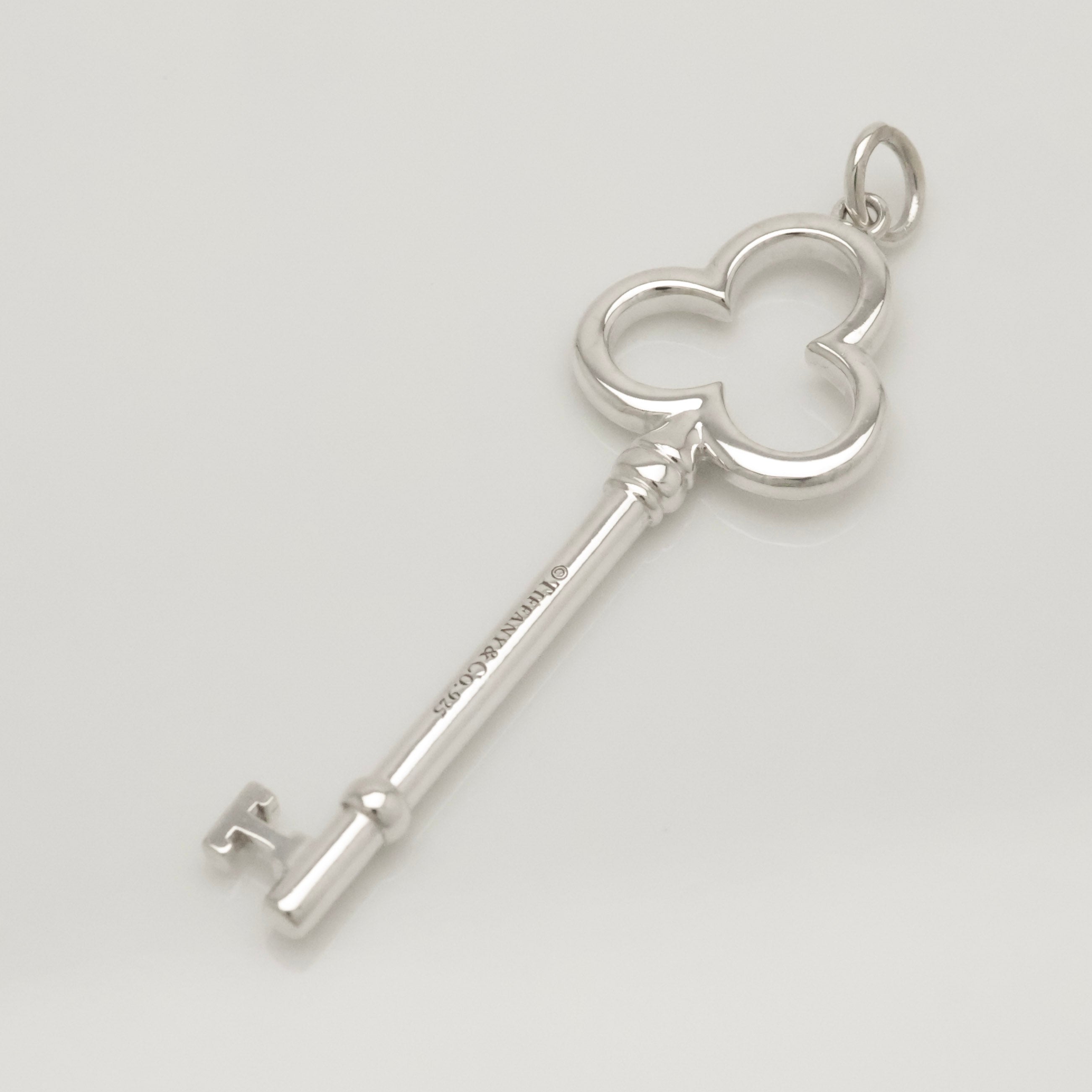 TIFFANY&Co. トレフォイル クローバー キー チャーム AG925