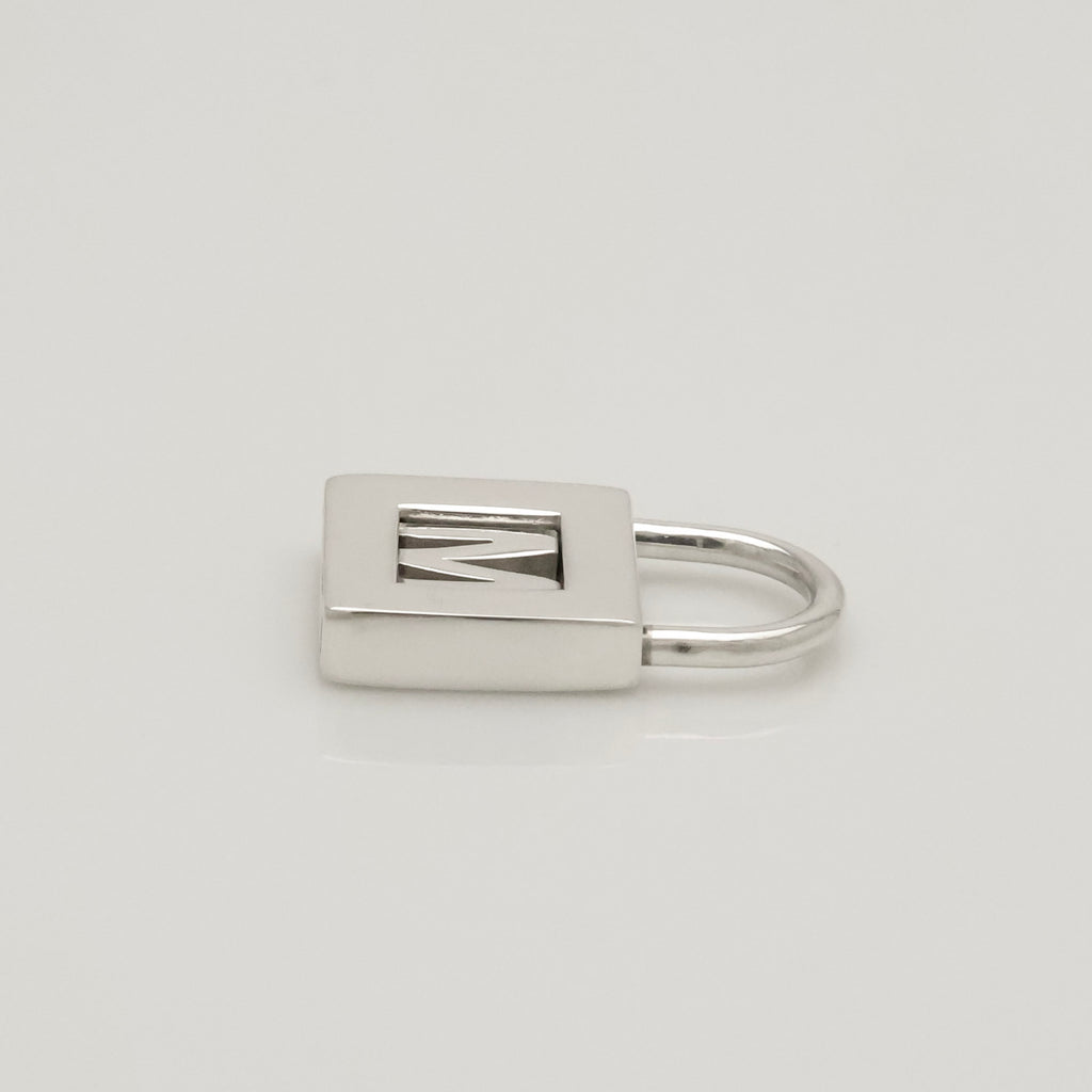 TIFFANY&Co. カデナ ロック M アルファベット ネックレス AG925