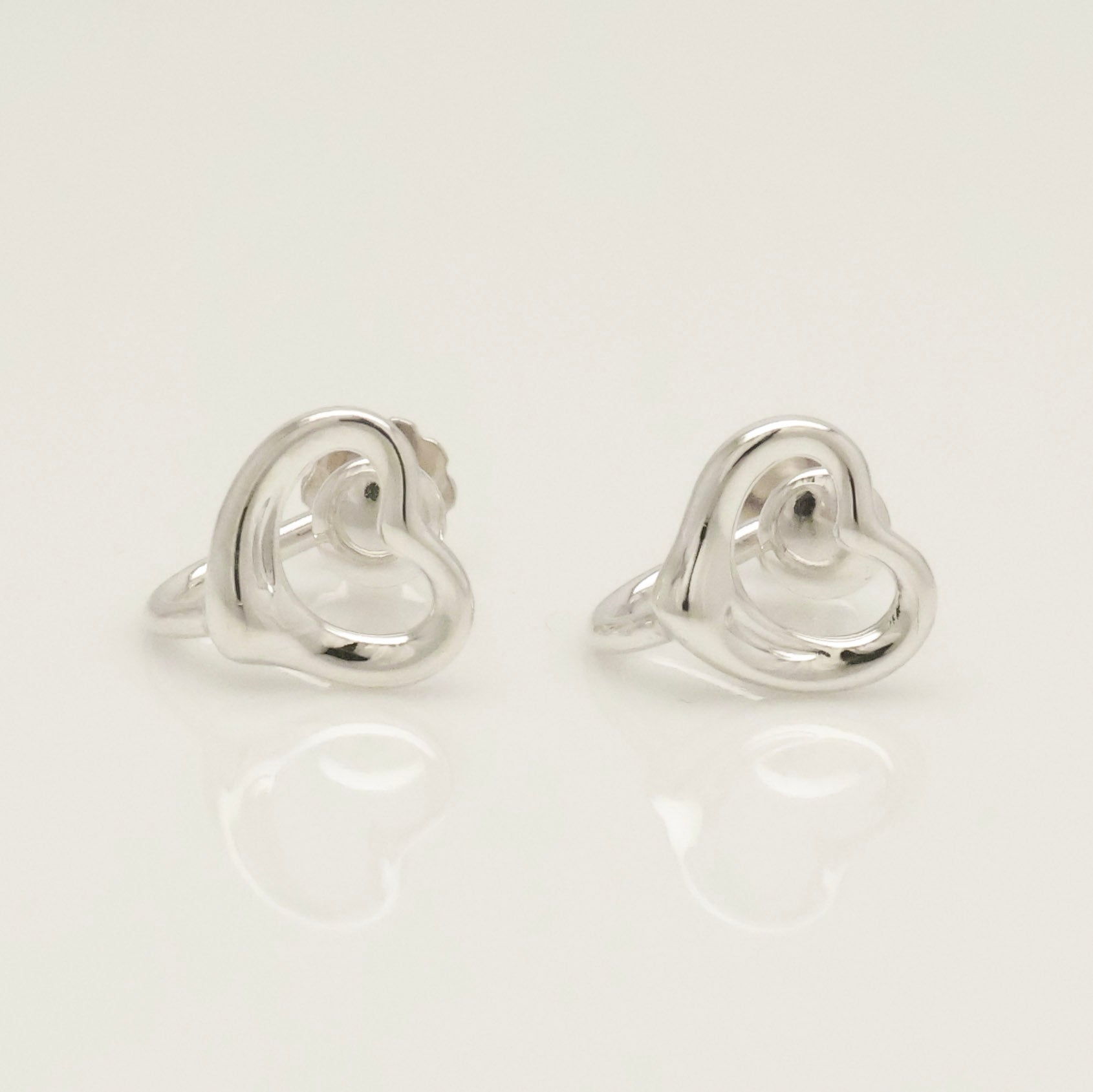 Tiffany & Co. Peretti Open Heart Screw back Earrings Sterling Silver 925