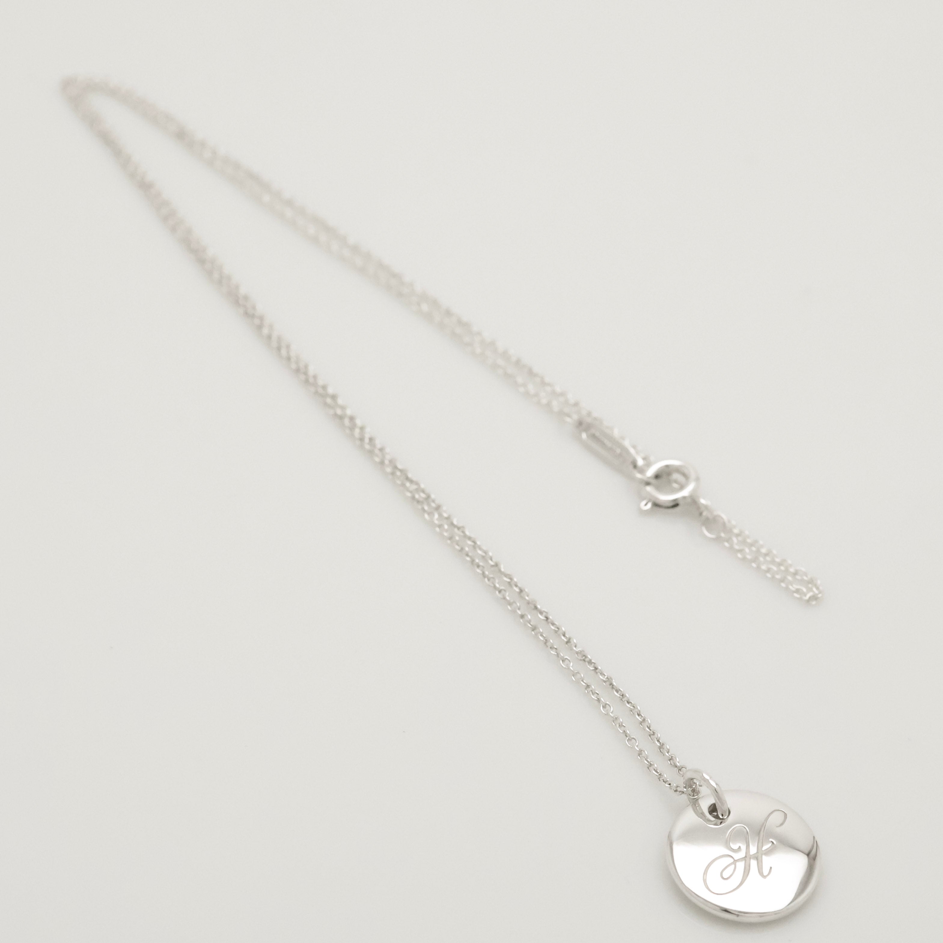 TIFFANY&Co. ノーツ レター ラウンド イニシャル H ディスク ネックレス AG925