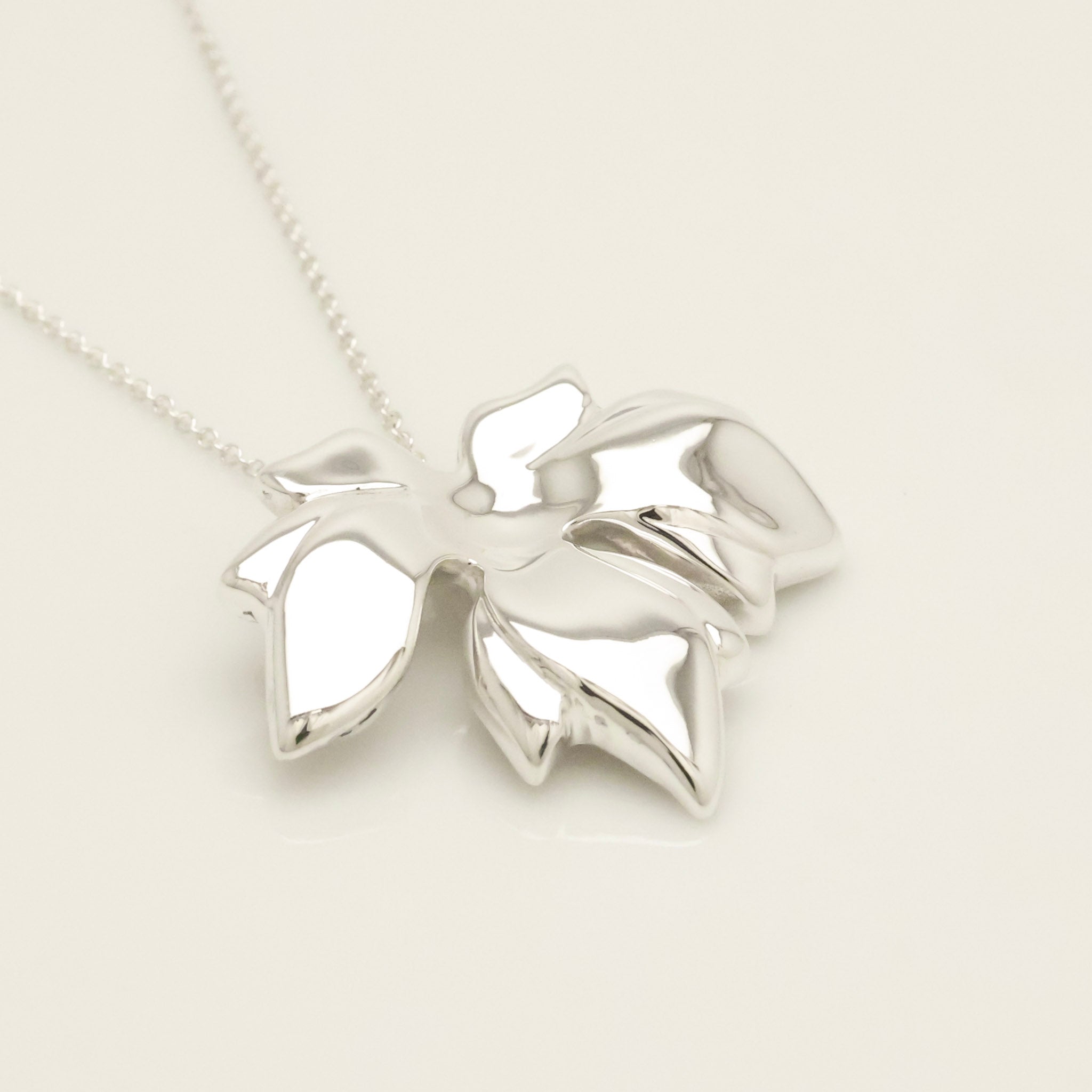 TIFFANY&Co. メイプル リーフ ネックレス AG925