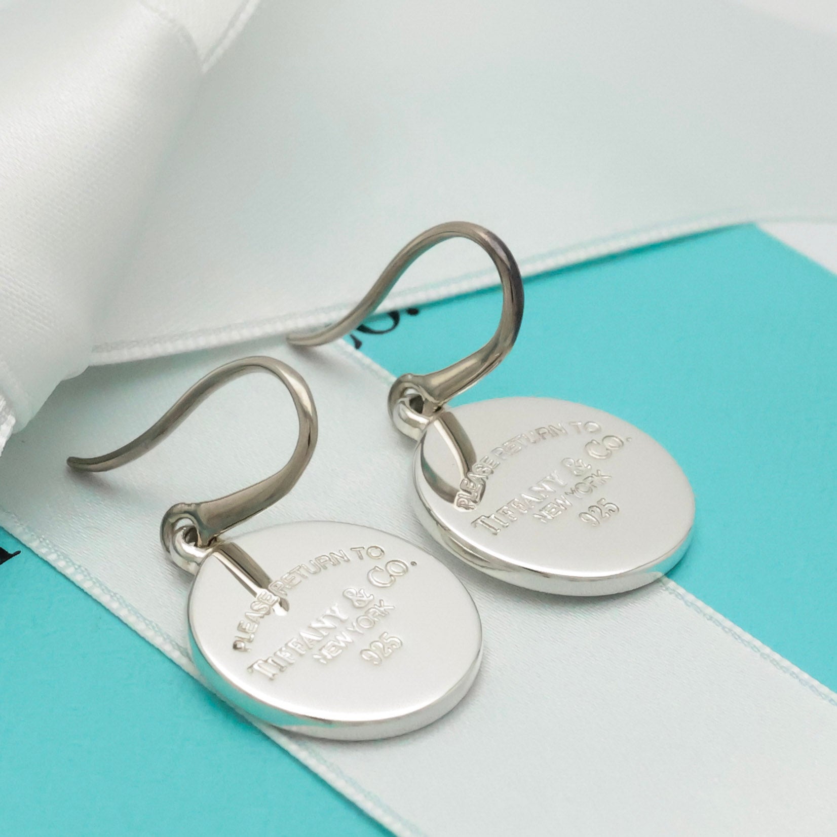 TIFFANY&Co. リターントゥ ティファニー ラウンド フック ピアス AG925