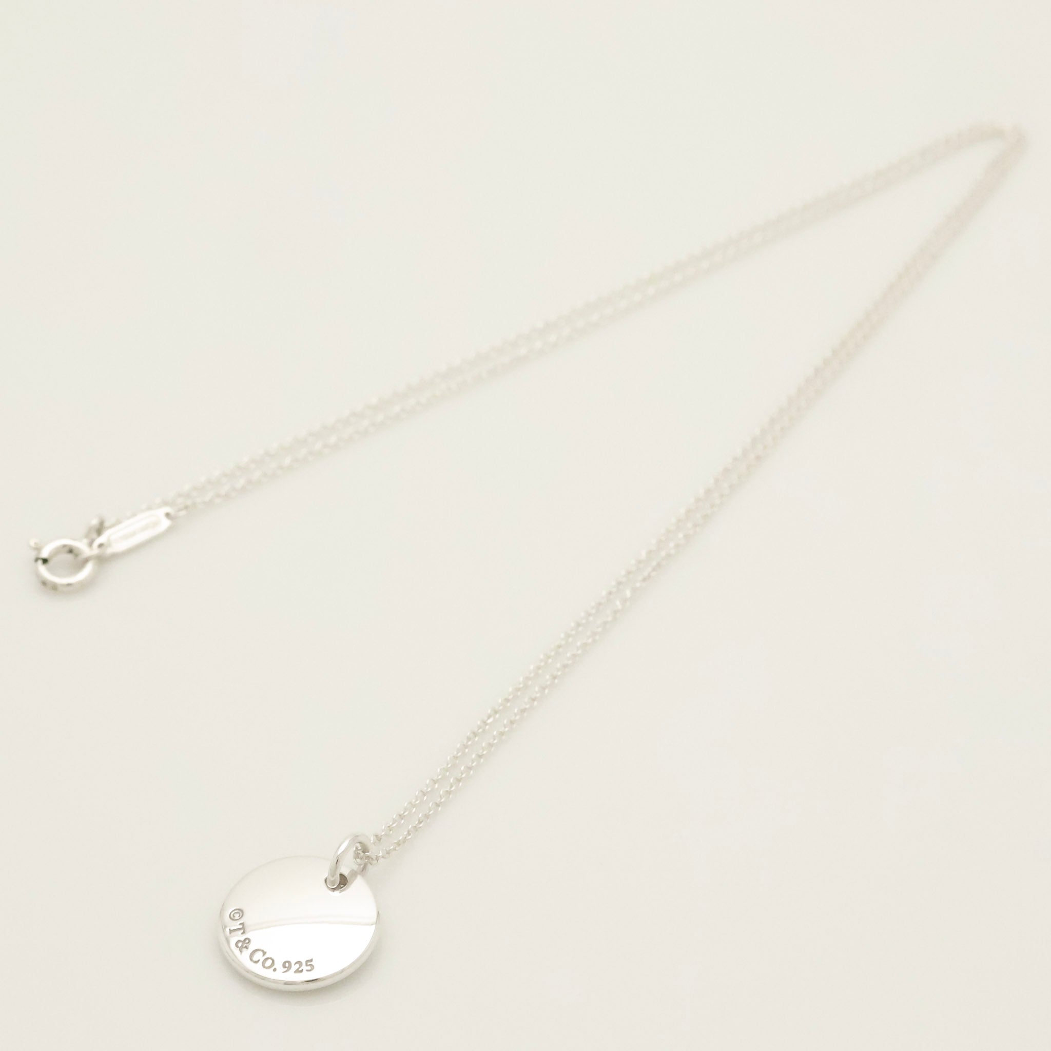 TIFFANY&Co. ノーツ レター ラウンド イニシャル M ディスク ネックレス AG925