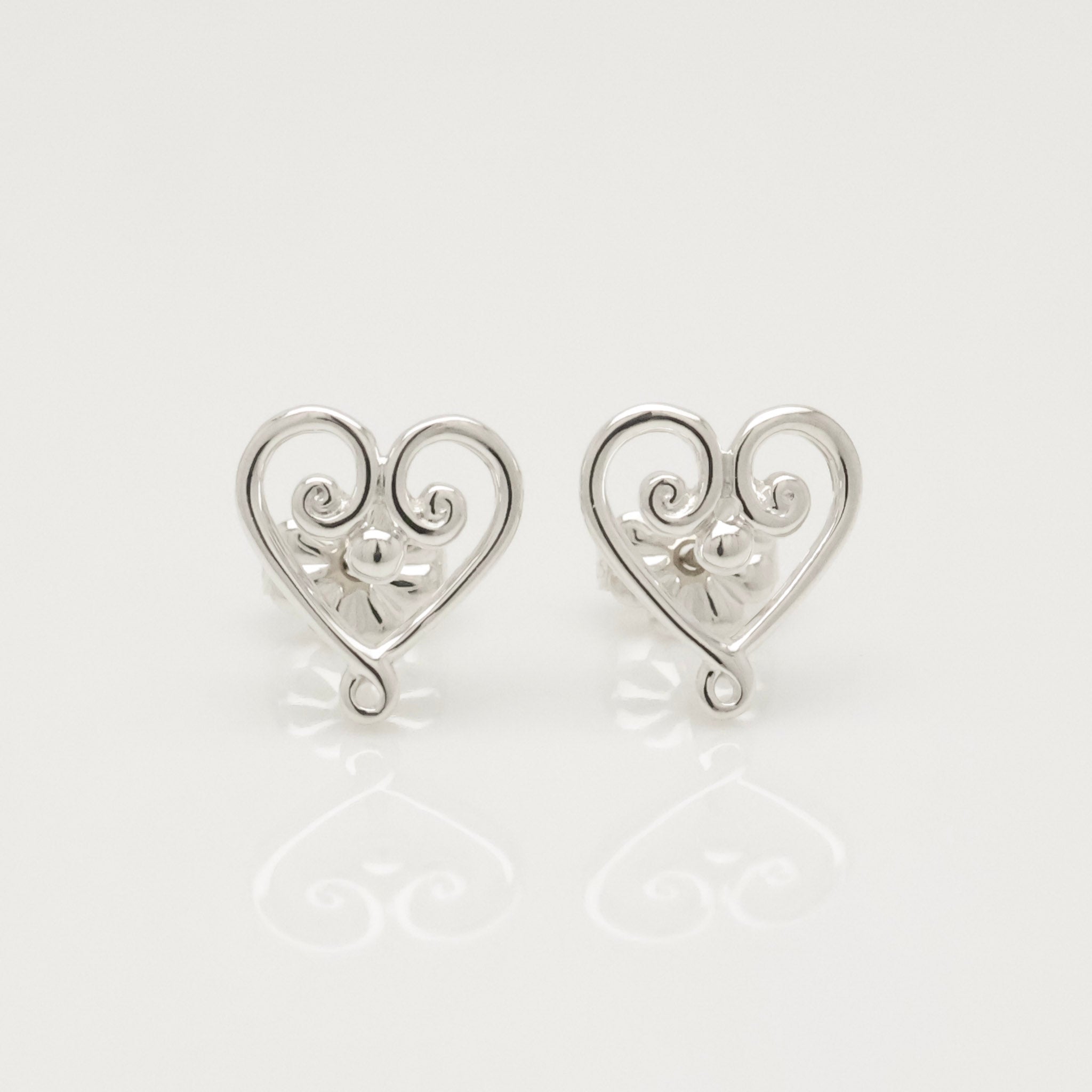 TIFFANY&Co. ヴェネチア ゴルドーニ ハート スタッド ピアス AG925