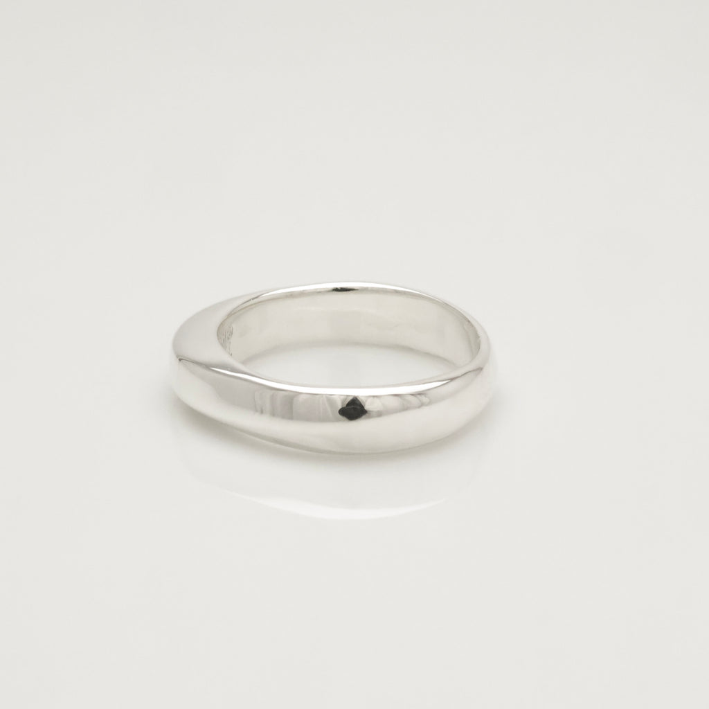 Tiffany & Co. Knife Edge Ring Size 8-8.25 Ring Sterling Silver 925