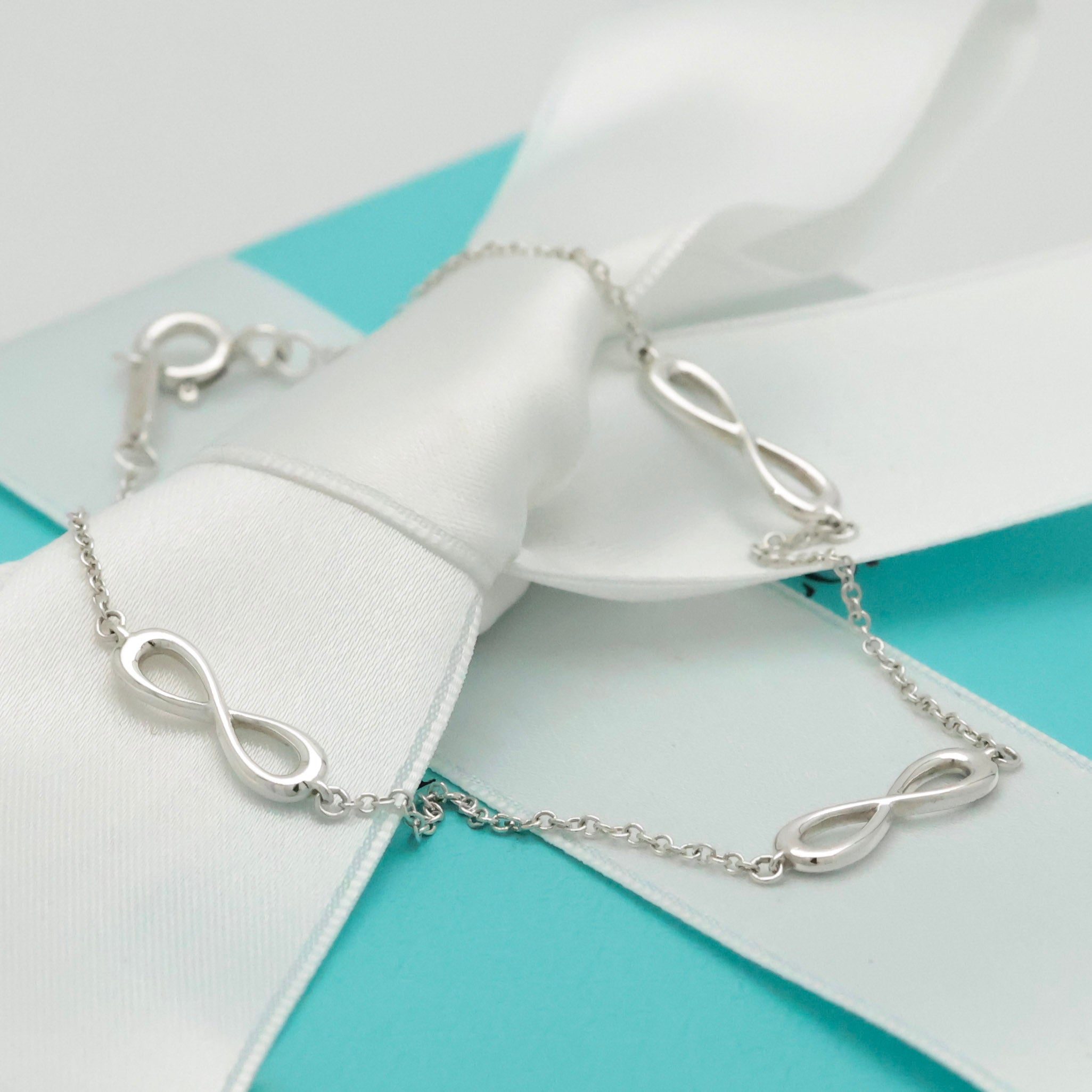 TIFFANY&Co. 3連 トリプル インフィニティ エンドレス ブレスレット AG925