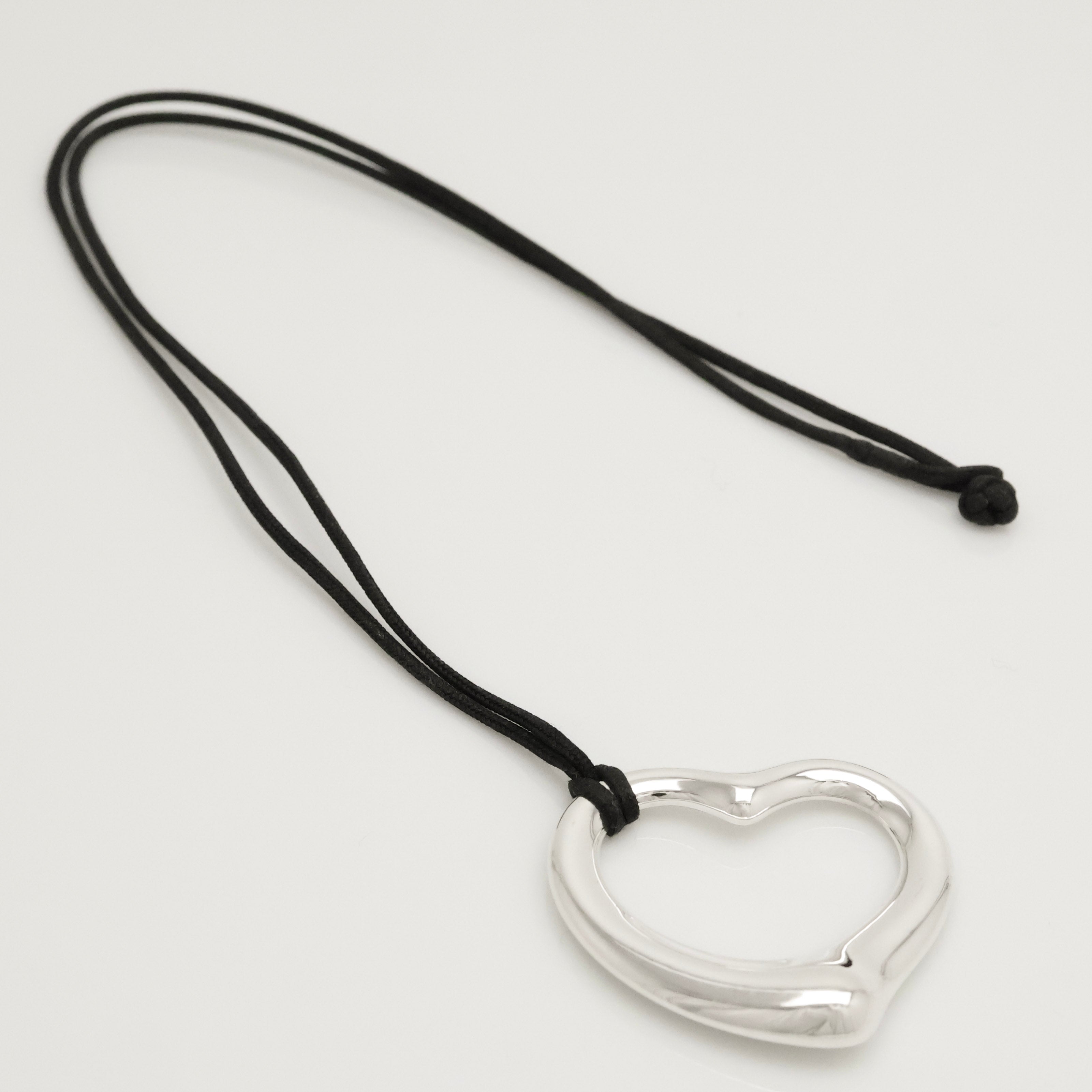 TIFFANY&Co. オープンハート 36mm シルクコード エルサペレッティ ネックレス AG925