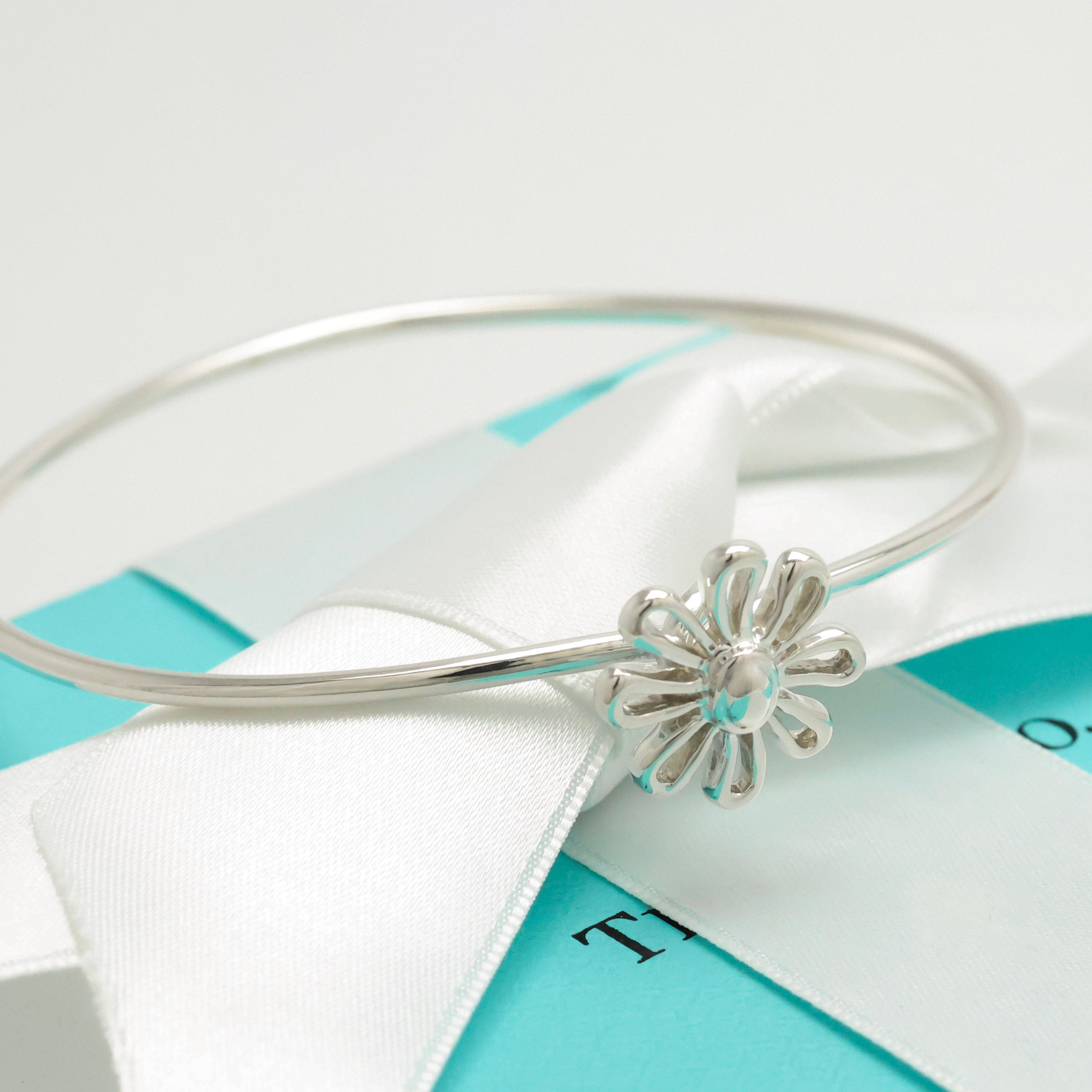 TIFFANY&Co. デイジー フラワー パロマピカソ バングル ブレスレット AG925