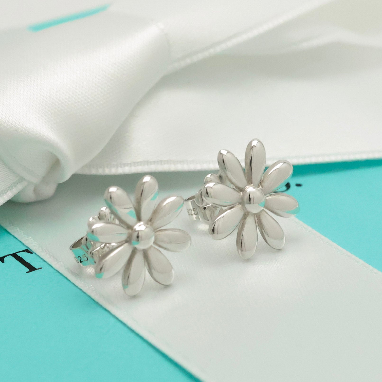 TIFFANY&Co. デイジー フラワー 花 スタッド ピアス AG925