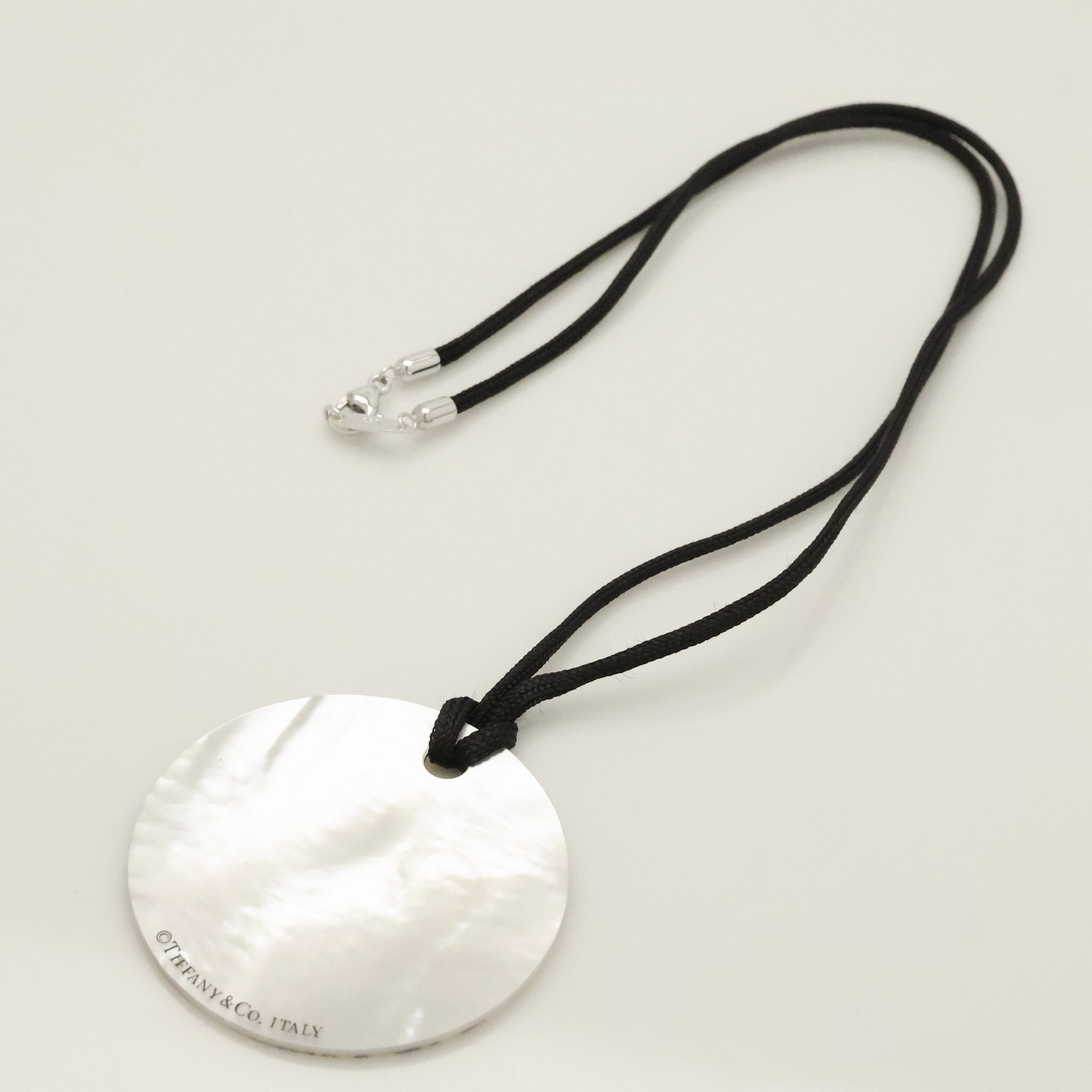 Tiffany & Co. Notes LARGE Round Shell Silk Cord Necklace Sterling Silver AG925