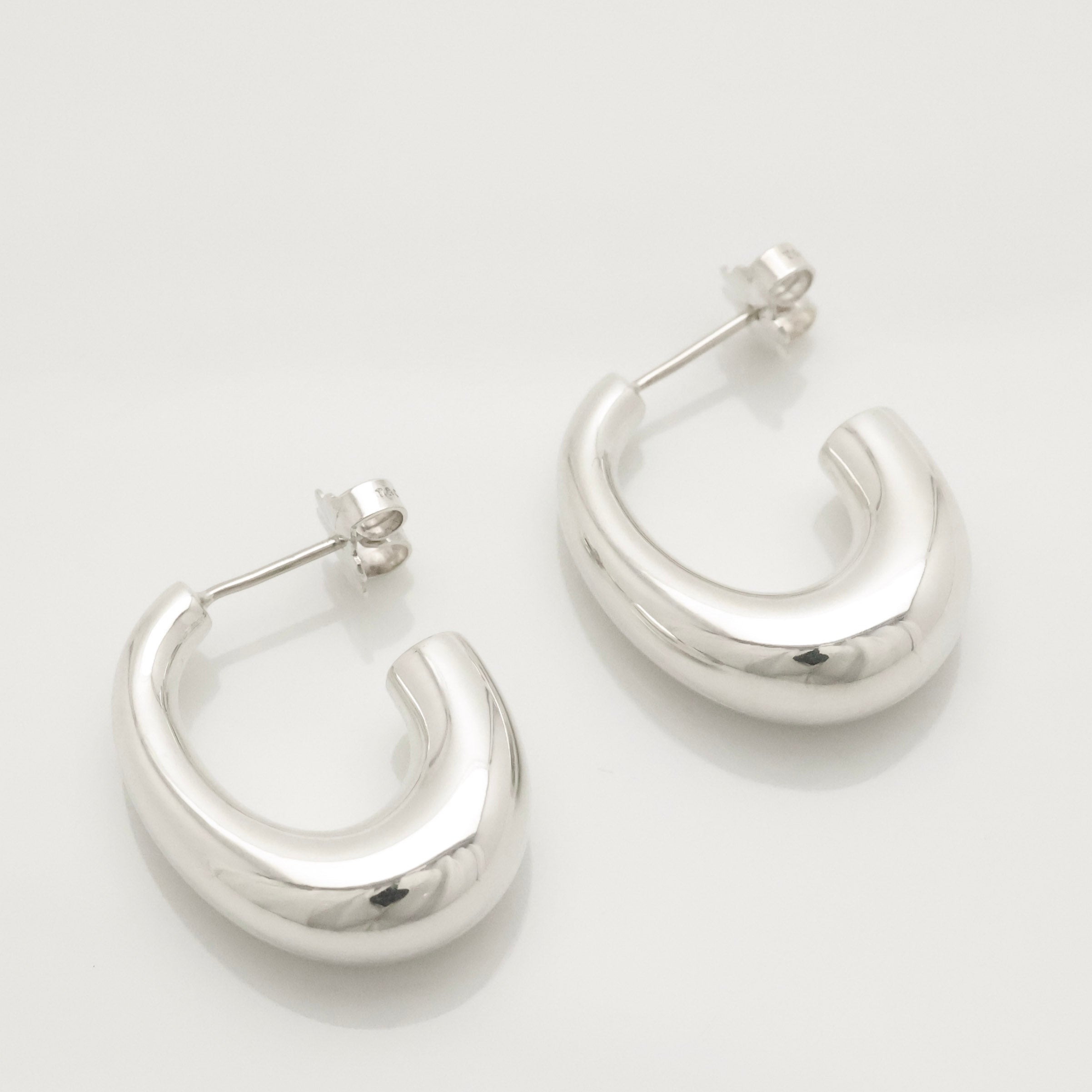 TIFFANY&Co. ハーフ フープ スタッド ピアス AG925