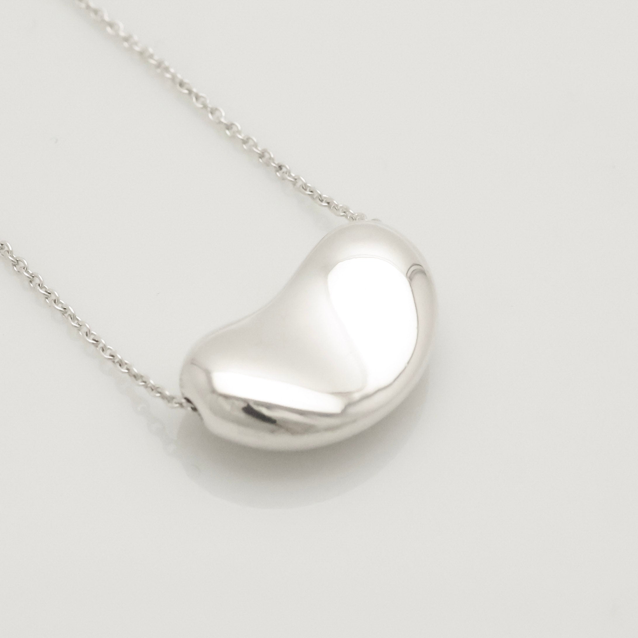  Tiffany & Co. Peretti Large  Bean Necklace  Sterling Silver 925 