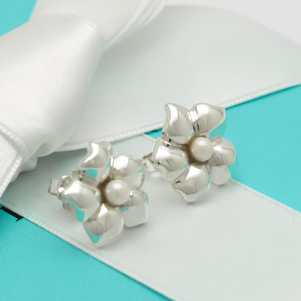 TIFFANY&Co. フラワー パール スタッド ピアス AG925