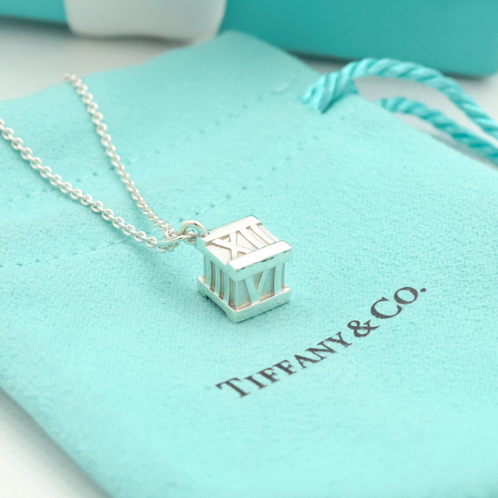  Tiffany & Co. Atlas Cube Necklace Pendant  Sterling Silver  925 