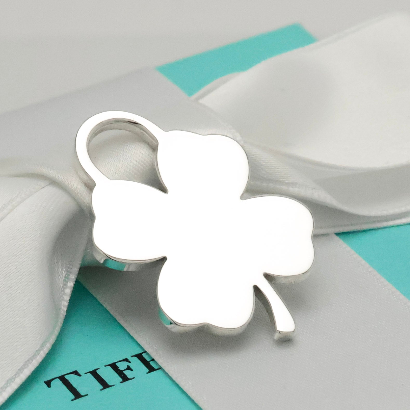 TIFFANY&Co. クローバー ペンダントトップ チャーム AG925