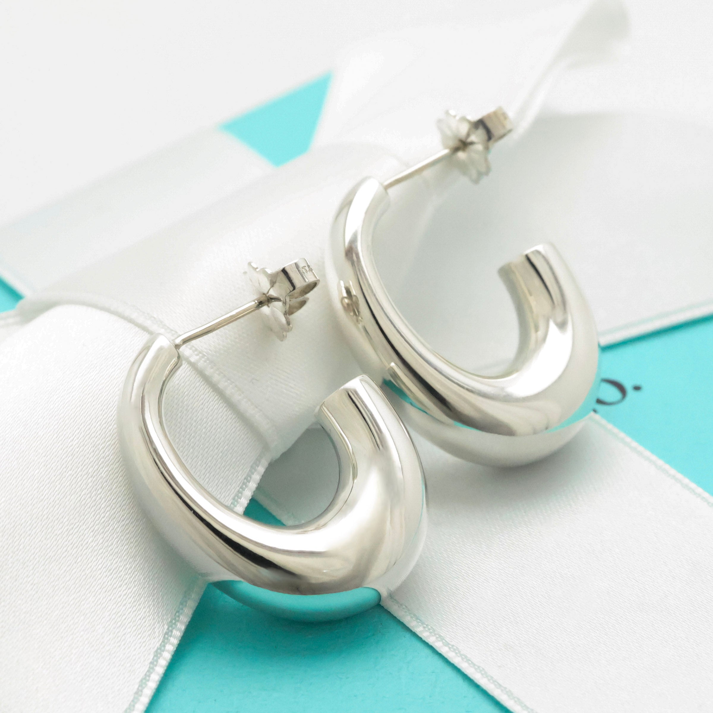 TIFFANY&Co. ハーフ フープ スタッド ピアス AG925