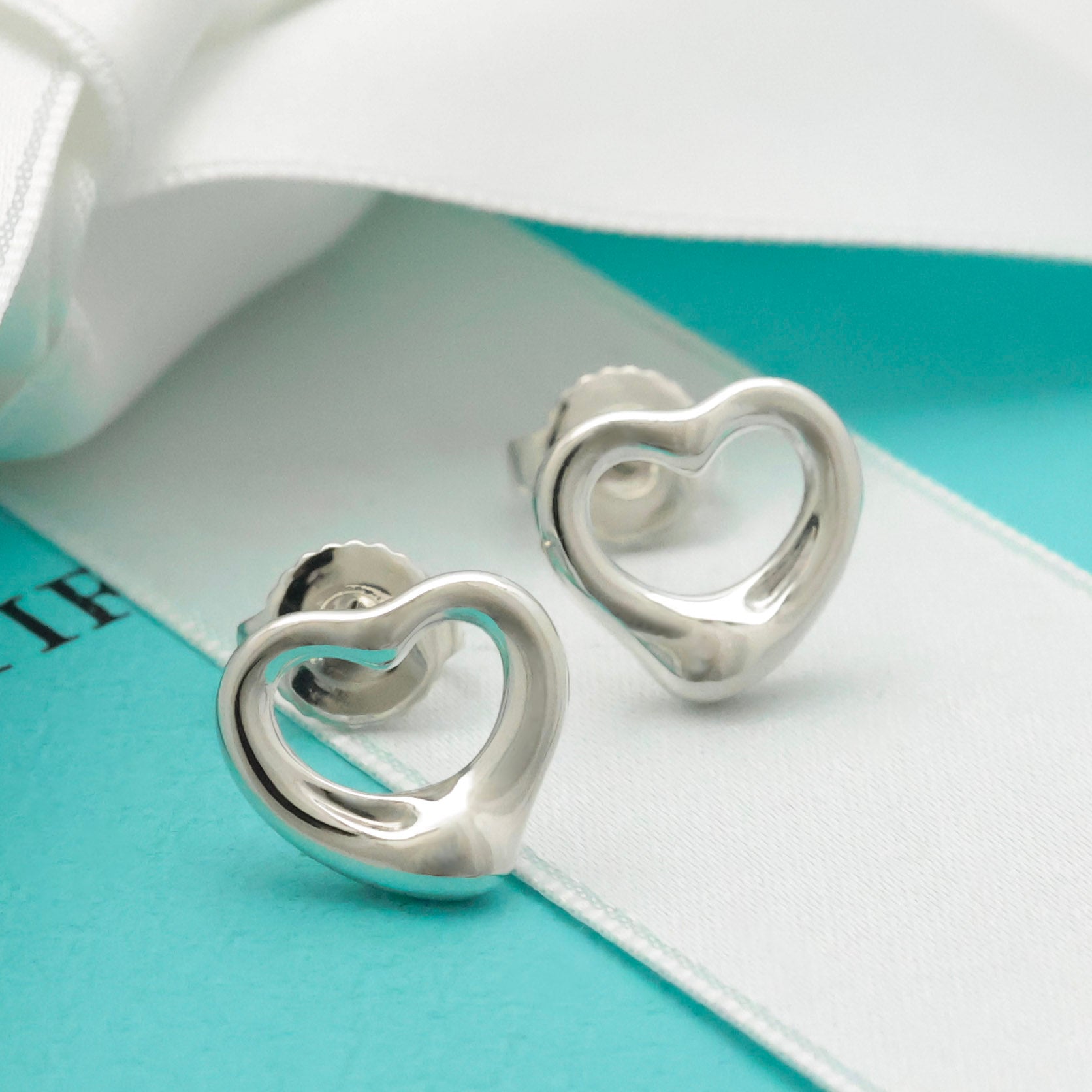 TIFFANY&Co.  オープンハート エルサペレッティ スタッド ピアス AG925