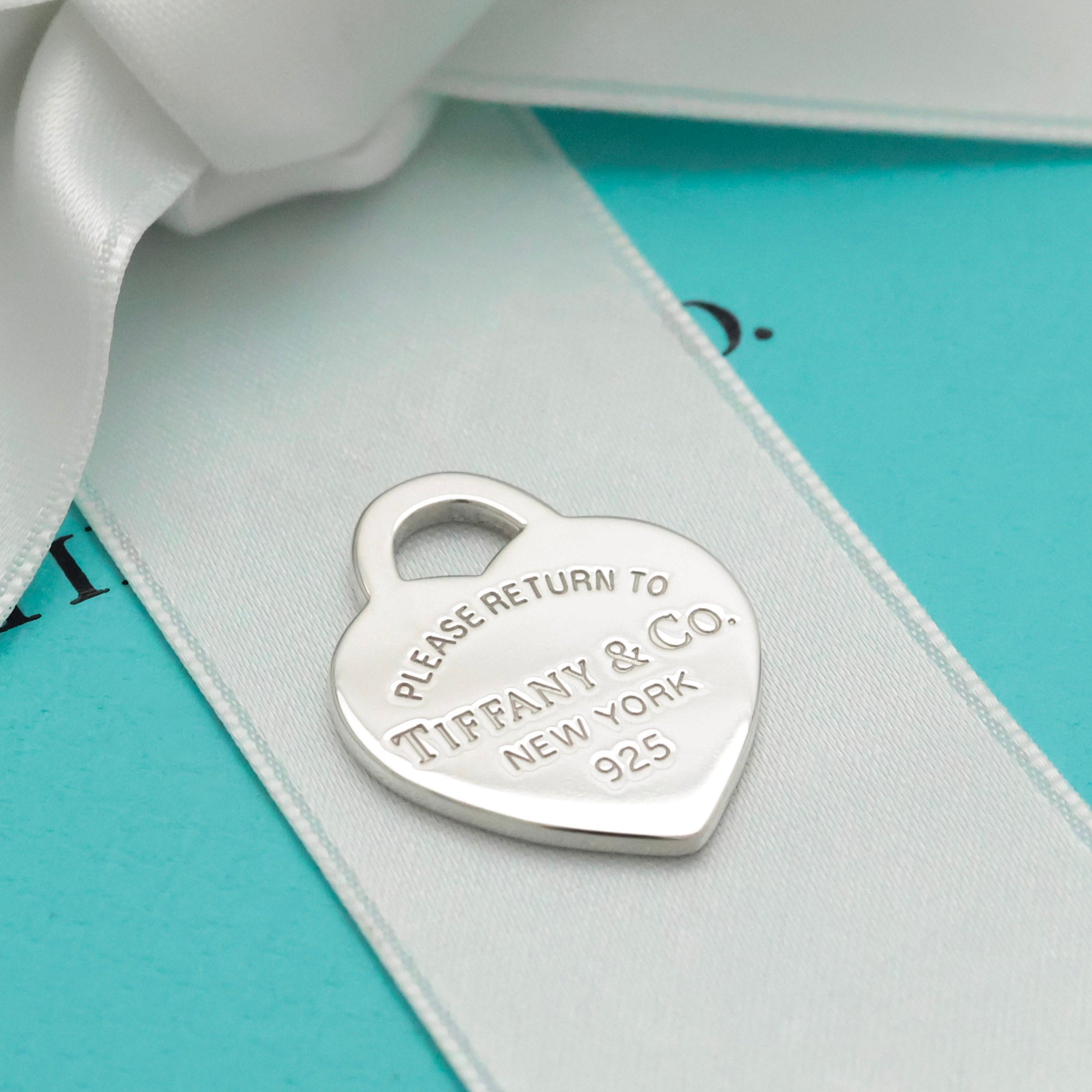TIFFANY&Co. リターントゥ ティファニー ミディアム ハート タグ チャーム AG925