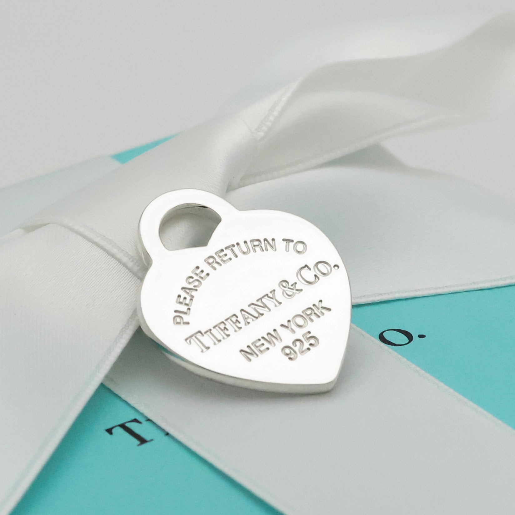 TIFFANY&Co. リターントゥ ティファニー ミディアム ハート タグ チャーム AG925