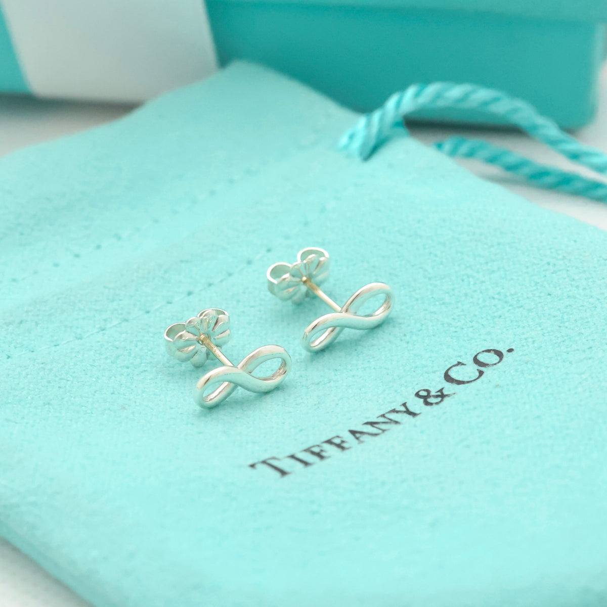 TIFFANY&Co. インフィニティ スタッド ピアス AG925