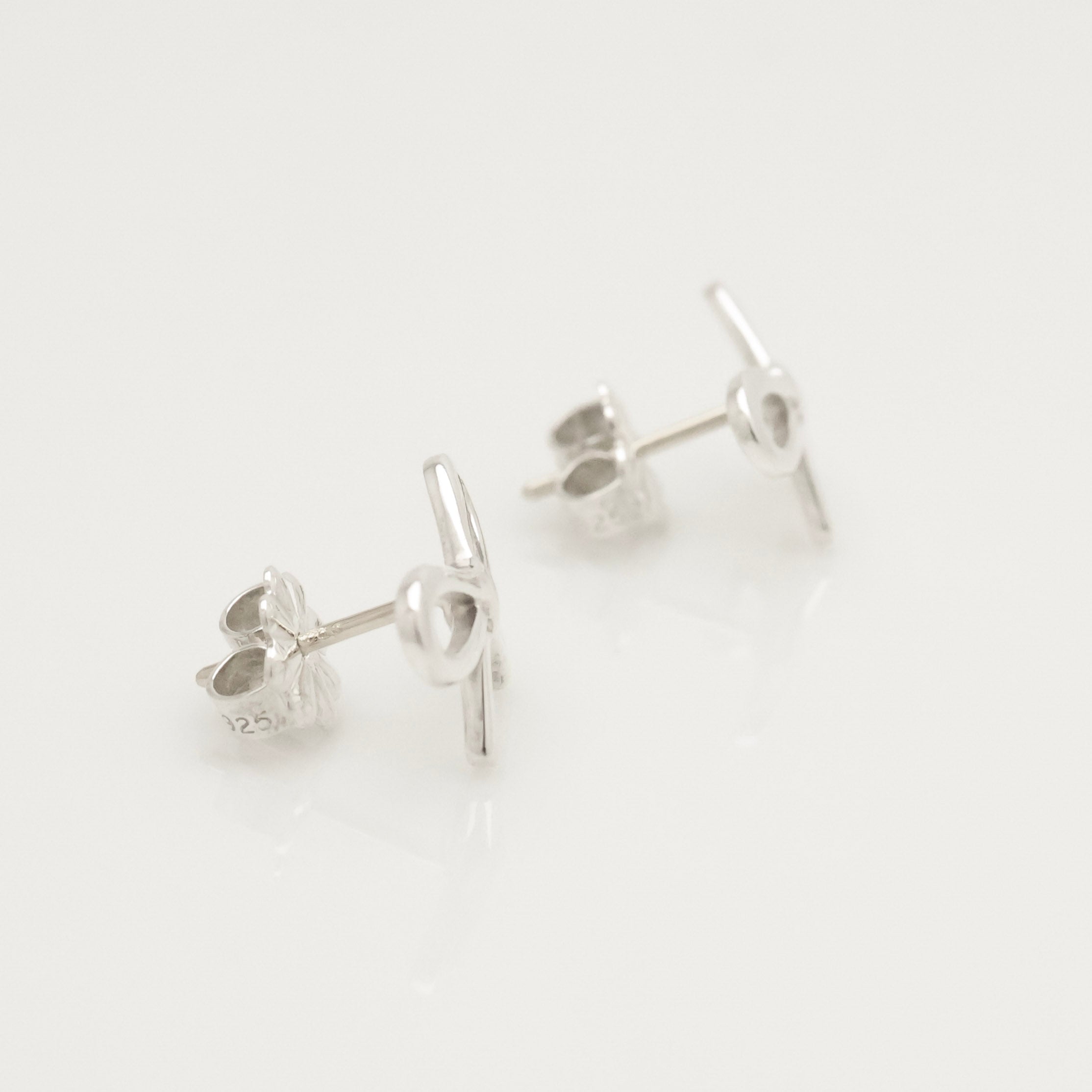 TIFFANY&Co. リボン ボウ スタッド ピアス AG925