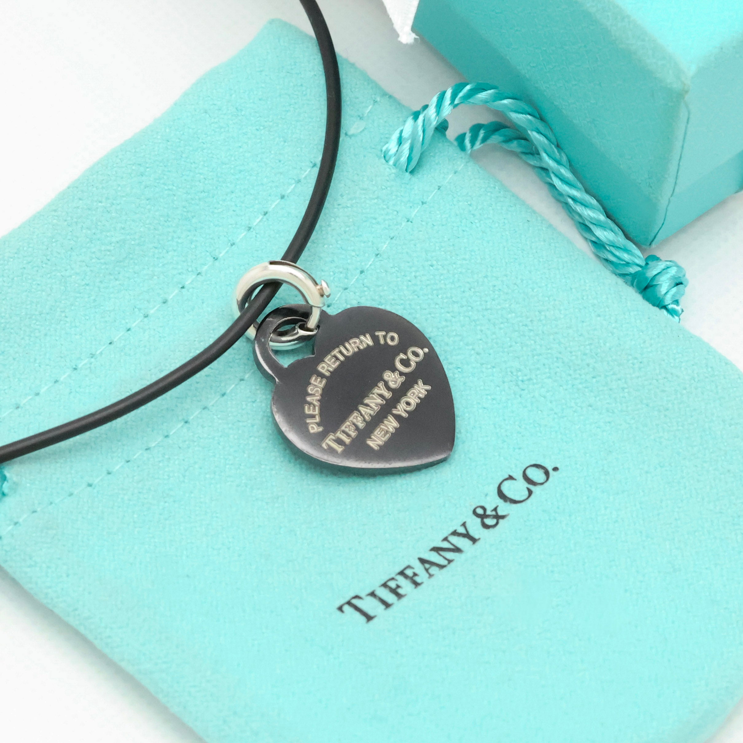 TIFFANY&Co. リターントゥ ティファニー ハート タグ ブラック チタン ラバー コード ネックレス AG925