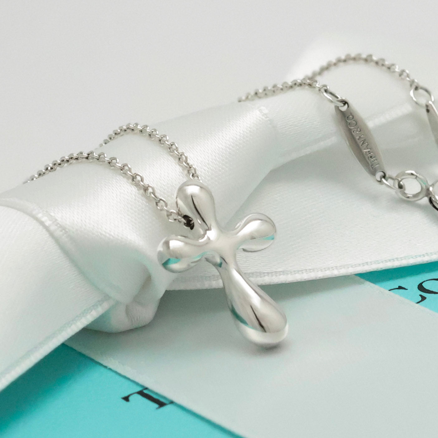 TIFFANY&Co. ミニ クロス エルサペレッティ ネックレス AG925