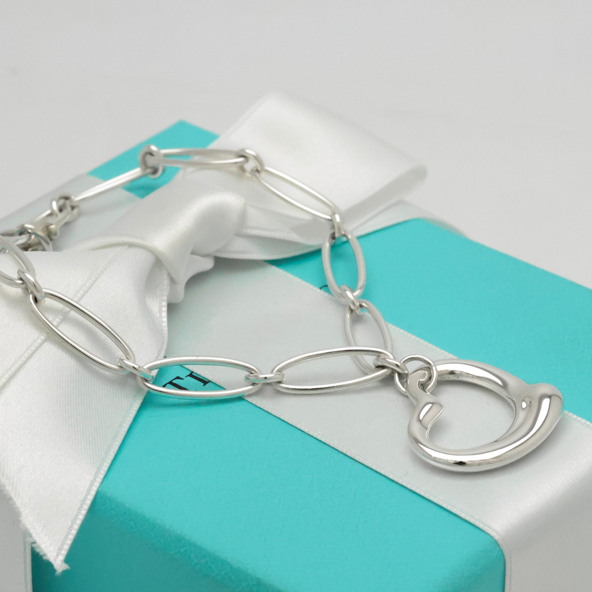 TIFFANY&Co. オープン ハート 22mm エルサペレッティ オーバル リンク チェーン ブレスレット AG925