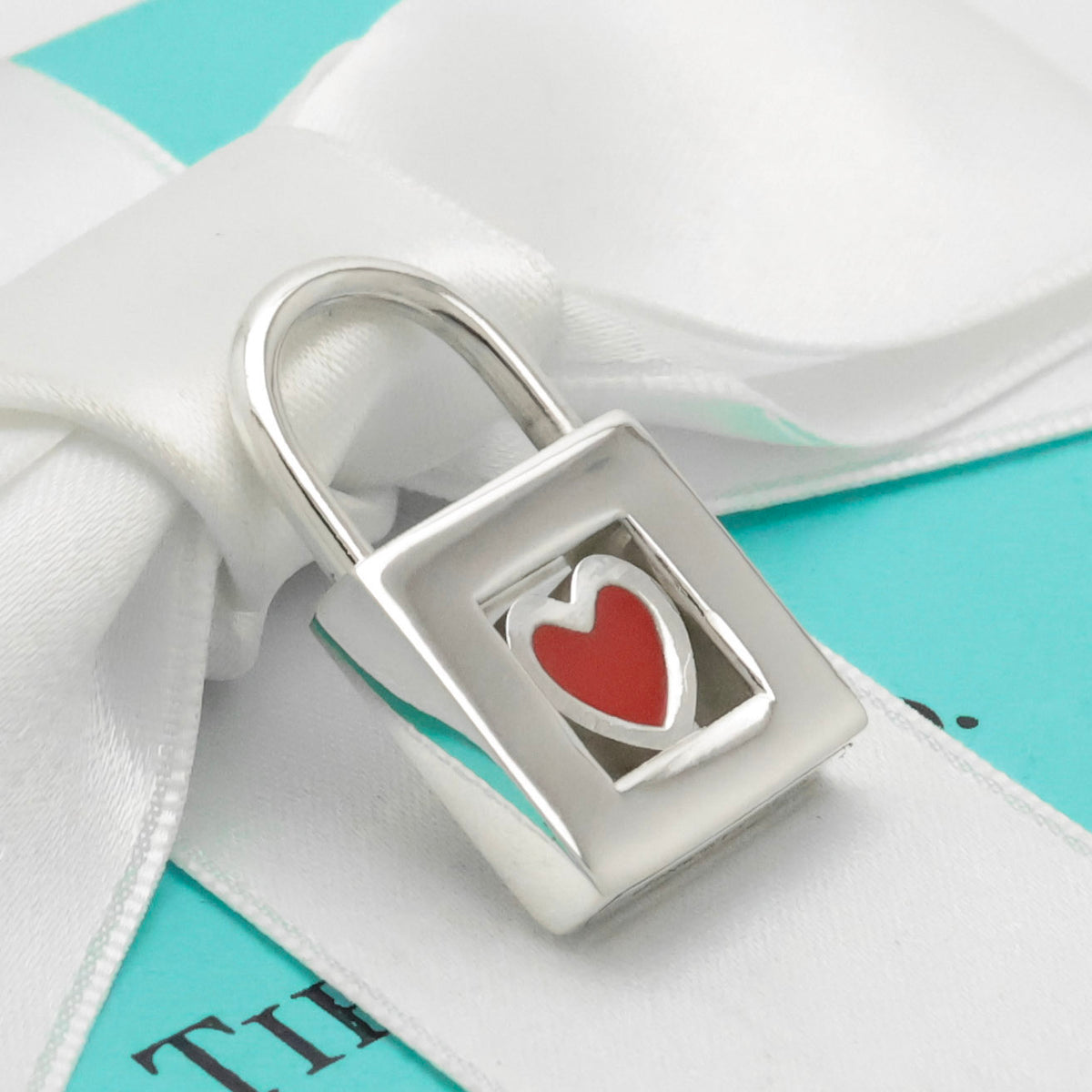 TIFFANY&Co. カデナ ロック レッド エナメル ハート ネックレス AG925