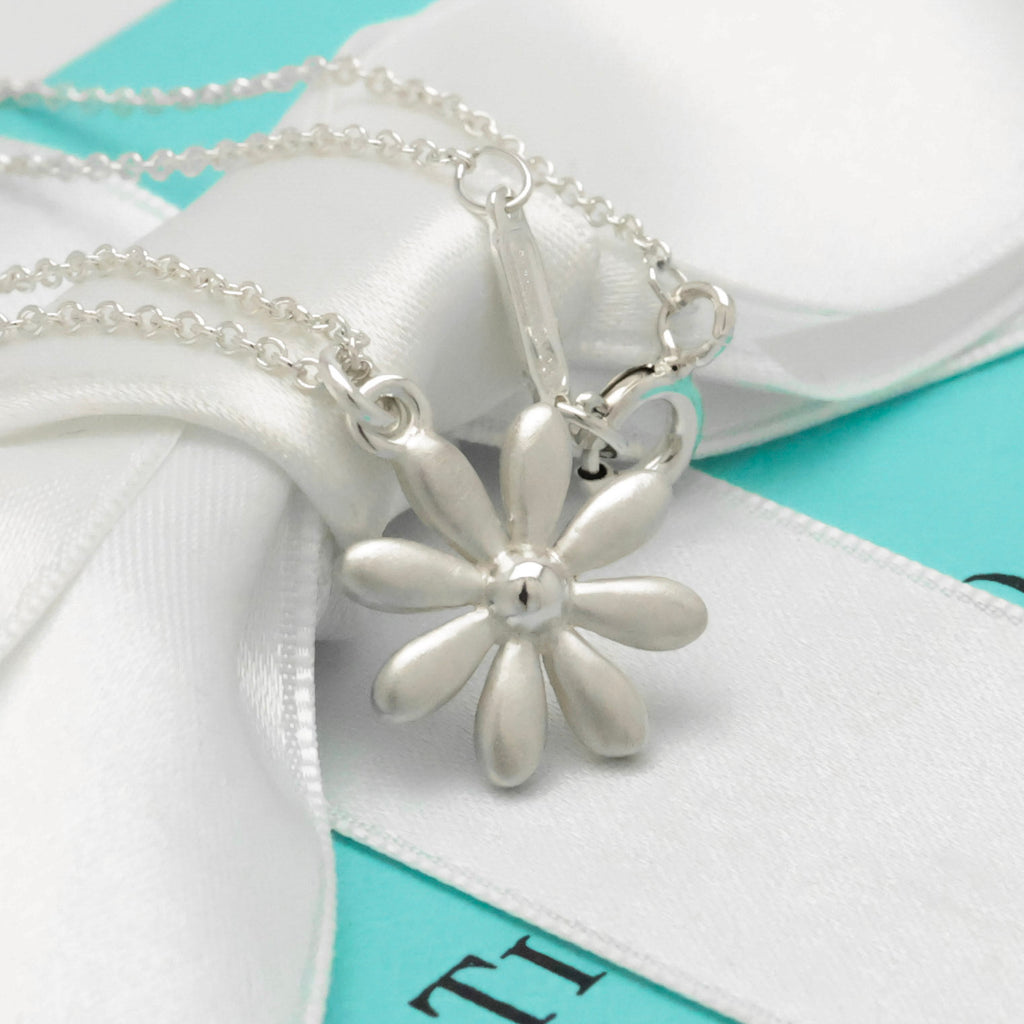  Tiffany & Co. Daisy Flower Necklace Pendant  Sterling Silver 925