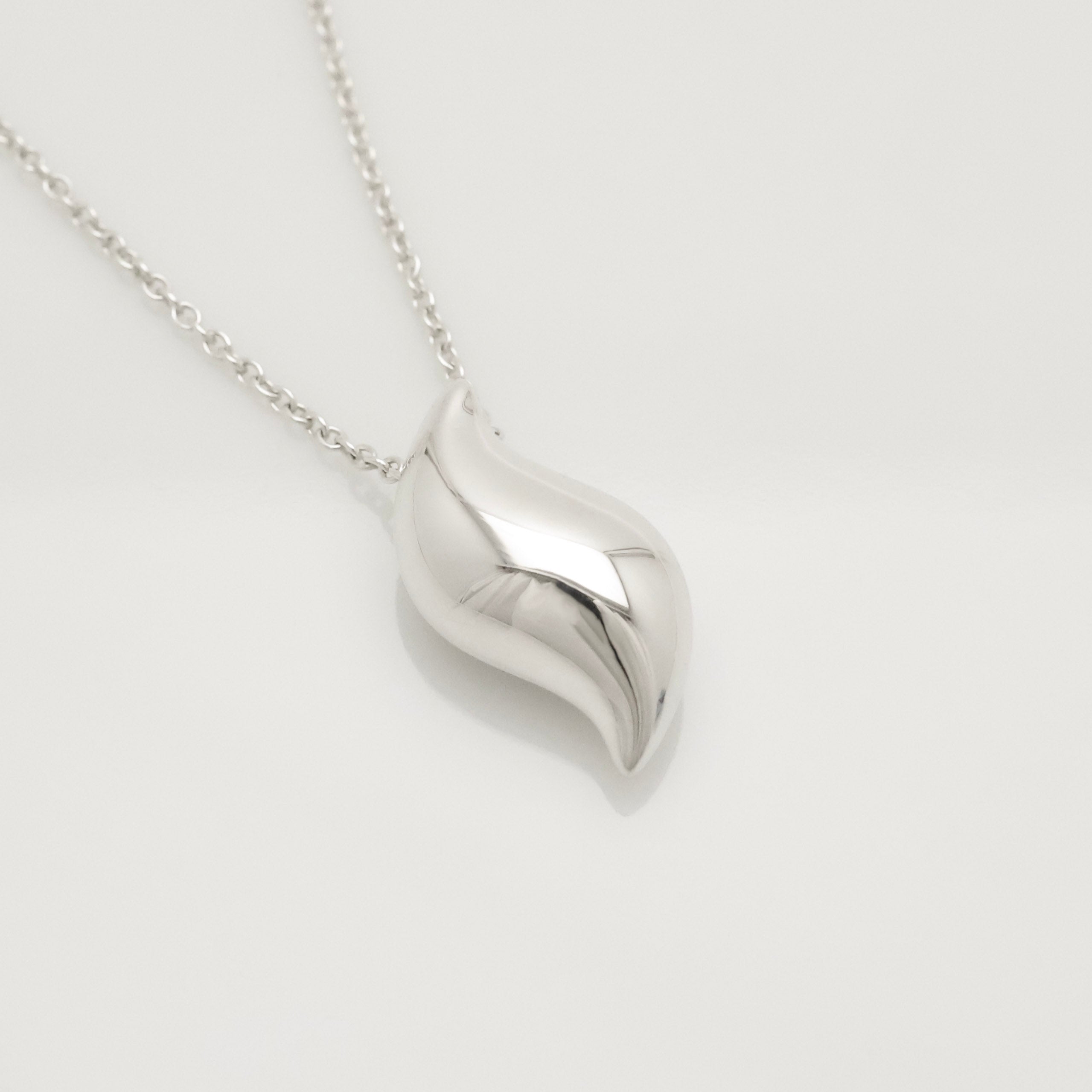 Tiffany & Co. Elsa Peretti Feather Pendant Necklace Sterling Silver 925