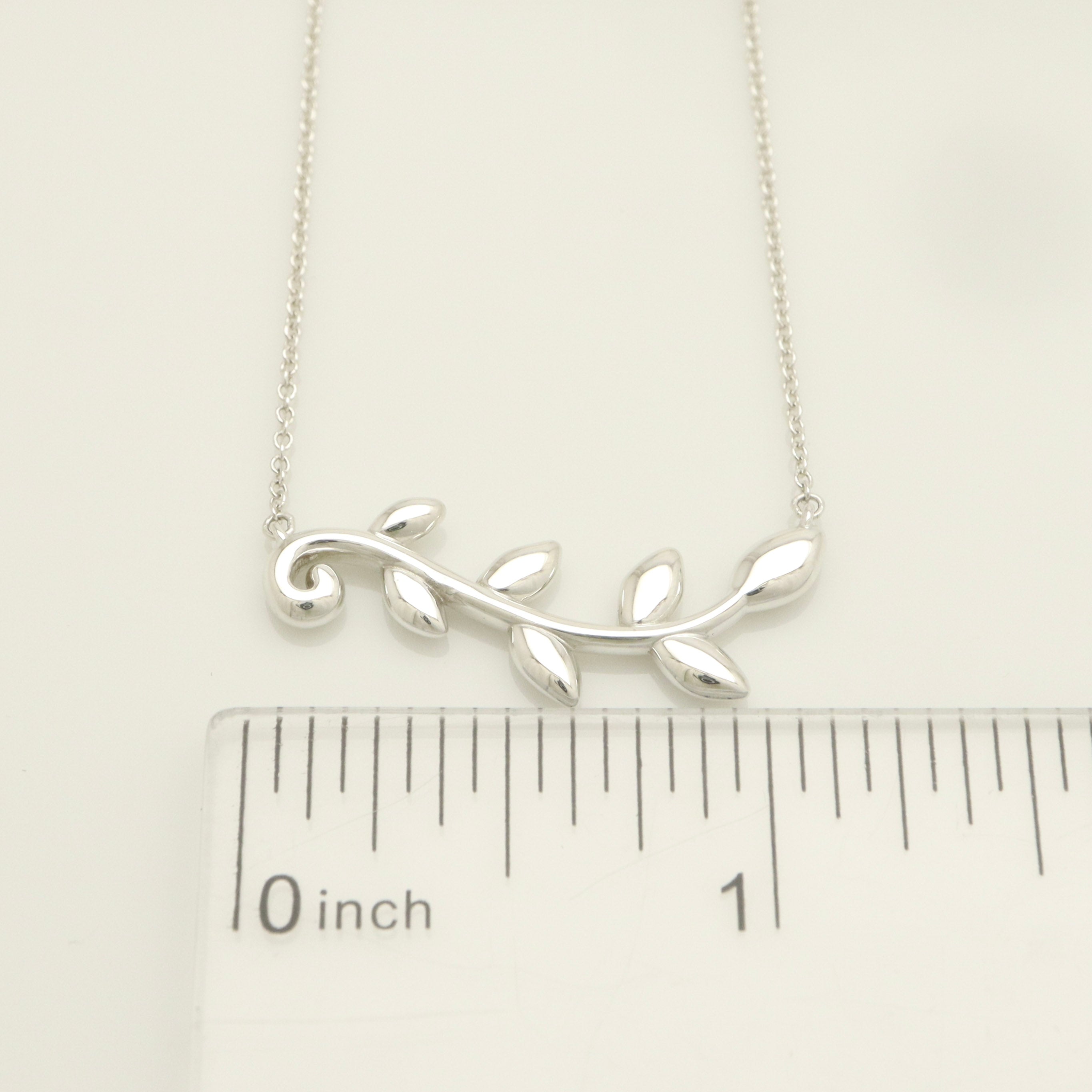 GIFT*Tiffany & Co. Picasso Olive Leaf Vine Necklace Pendant Sterling Silver 925 