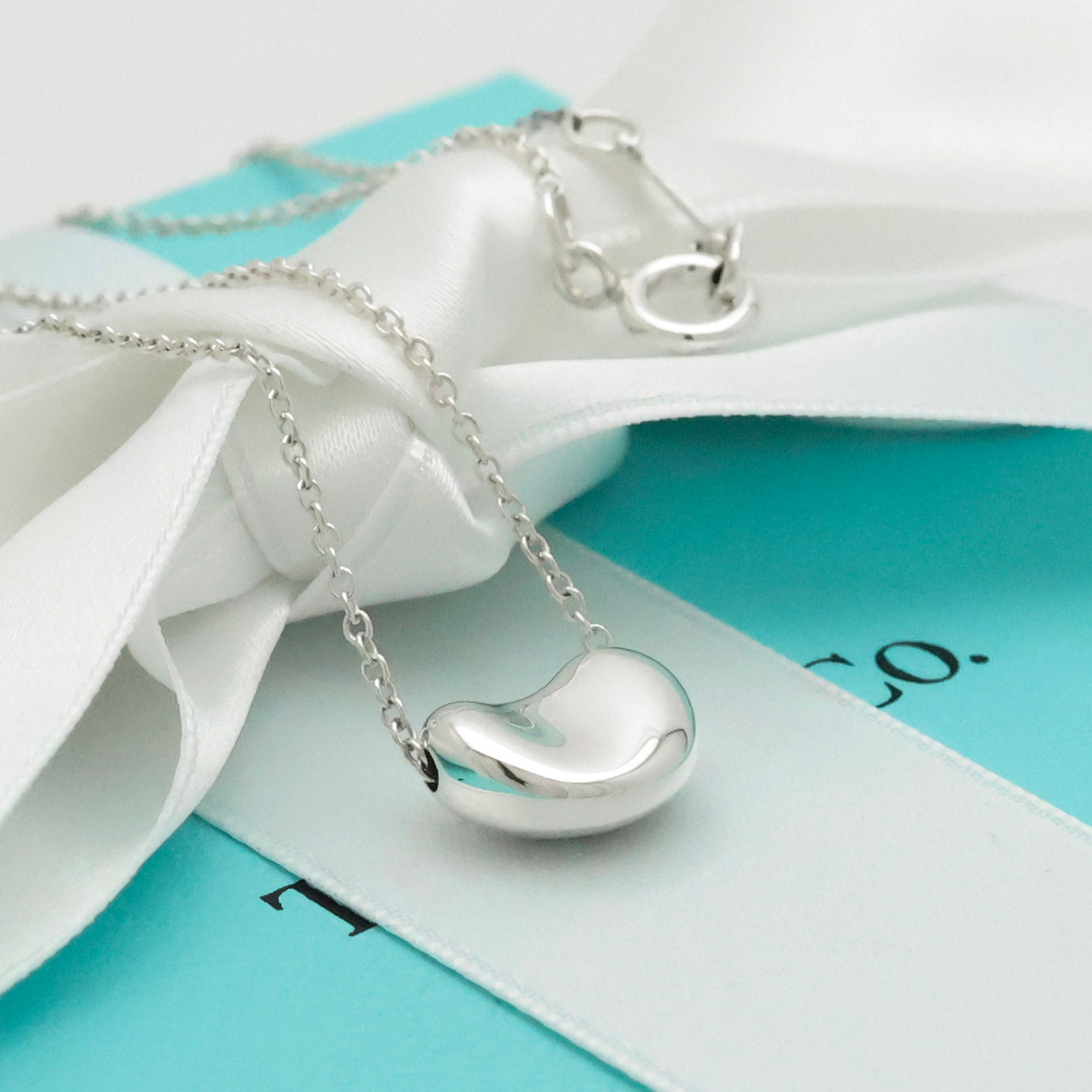  Tiffany & Co. Peretti Mini  Bean Necklace  Sterling Silver 925 