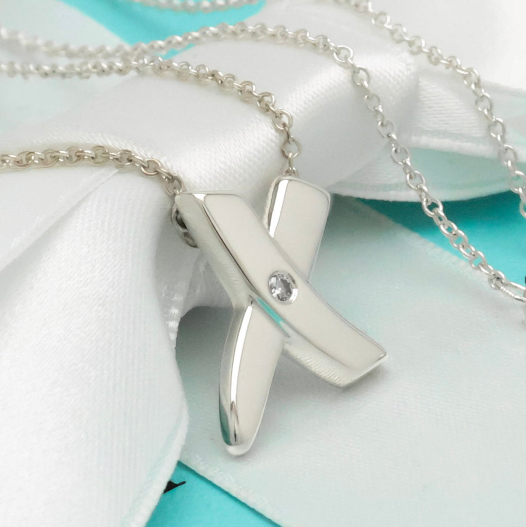 TIFFANY&Co.キス クロス 1P ダイヤモンド ネックレス AG925