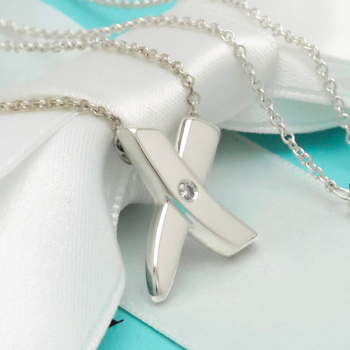 TIFFANY&Co.キス クロス 1P ダイヤモンド ネックレス AG925