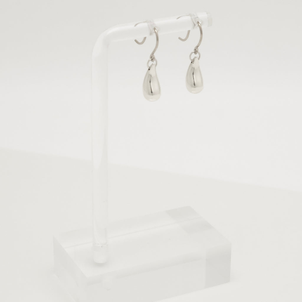 TIFFANY&Co. ティアドロップ エルサペレッティ フック ピアス AG925