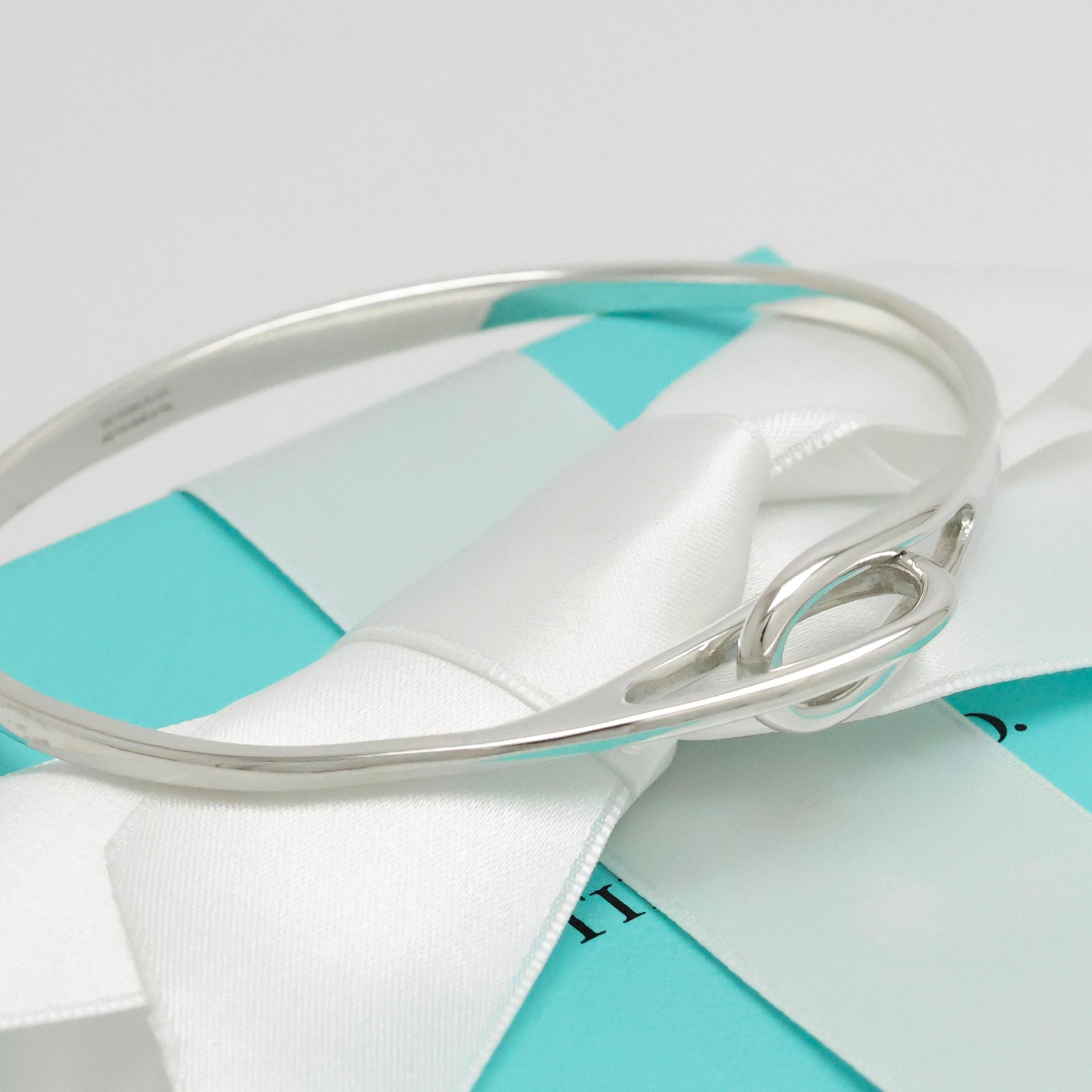 Tiffany & Co. Interlocking Double Loop Bangle Bracelet Sterling Silver 925