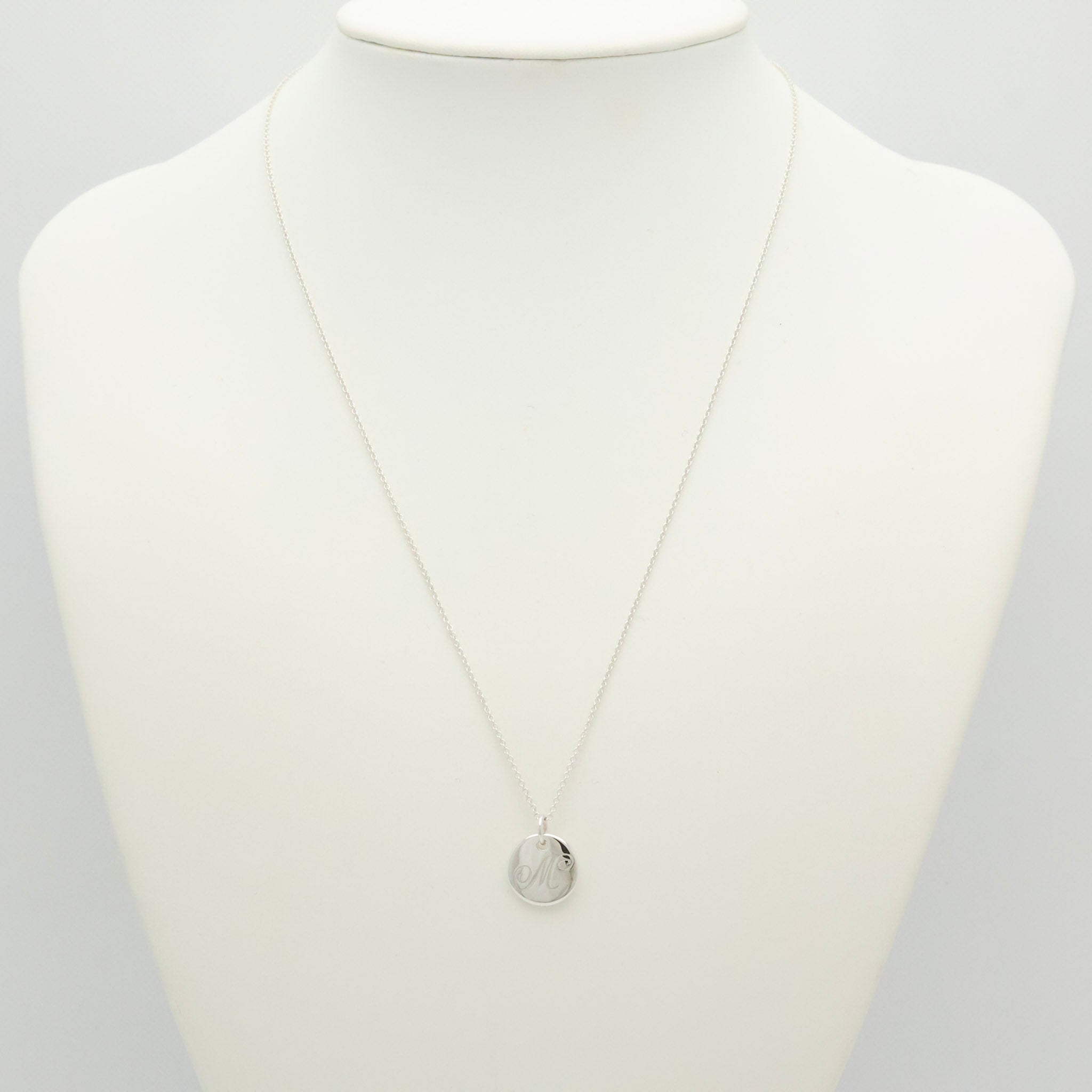 TIFFANY&Co. ノーツ レター ラウンド イニシャル M ディスク ネックレス AG925