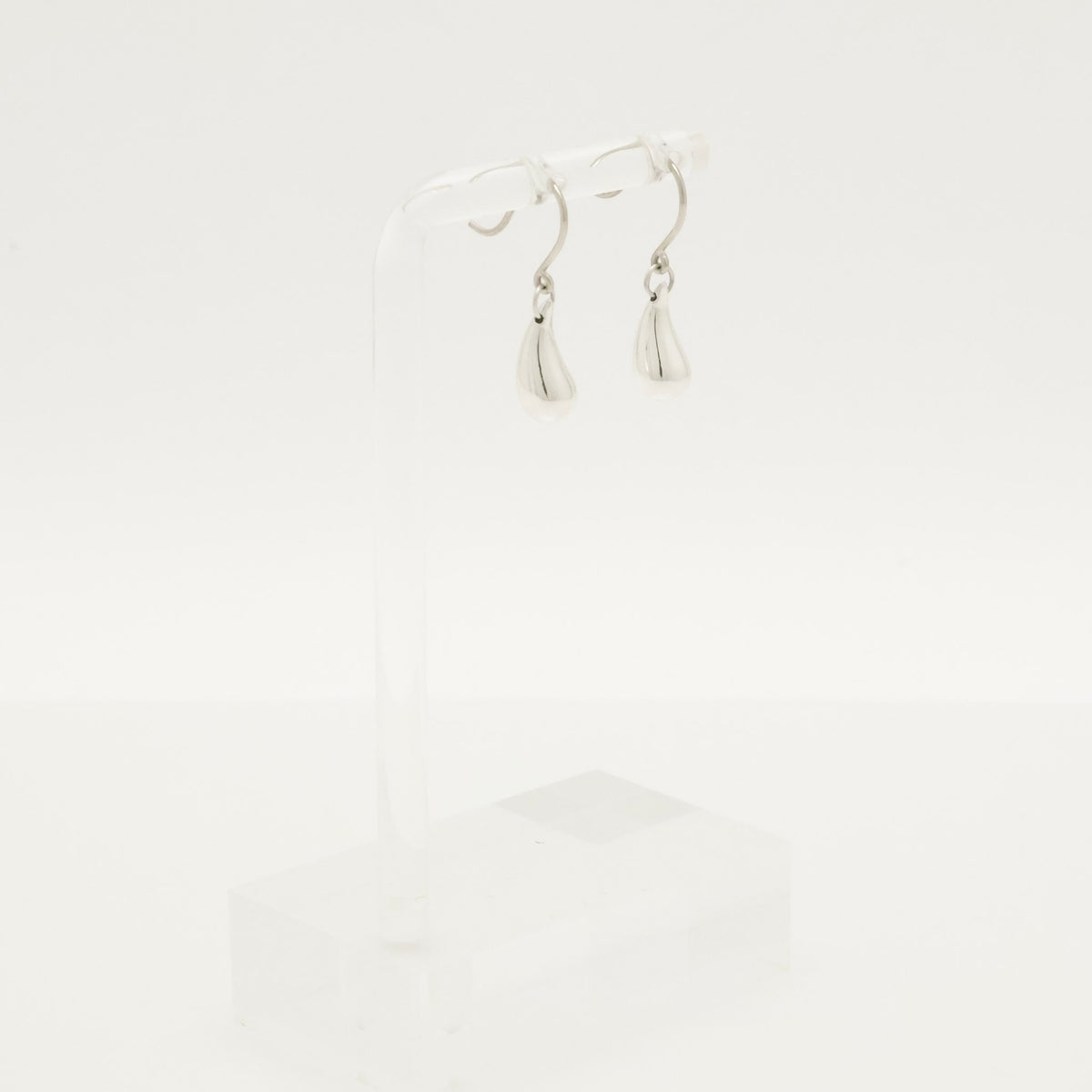 TIFFANY&Co. ティアドロップ エルサペレッティ フック ピアス AG925